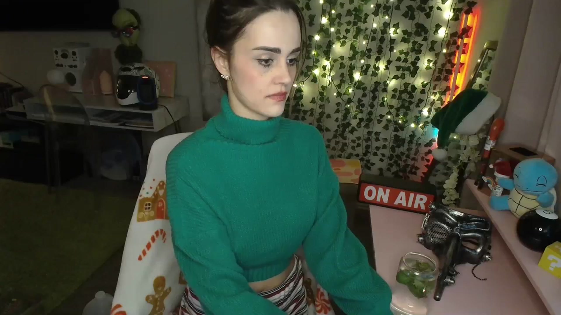 Gallery image thumbnail from HeidiKlumsy's myfreecams stream on, 12/19/2023, 08:27 image 17 of 20