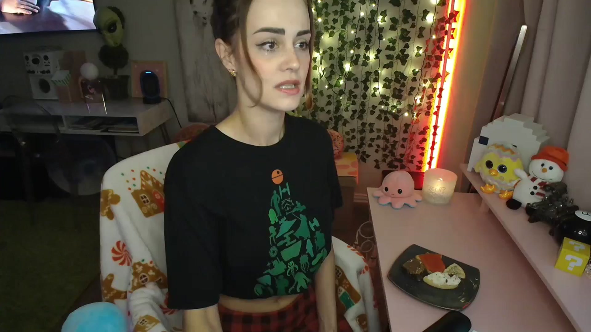 Gallery image thumbnail from HeidiKlumsy's myfreecams stream on, 12/25/2023, 07:51 image 1 of 20