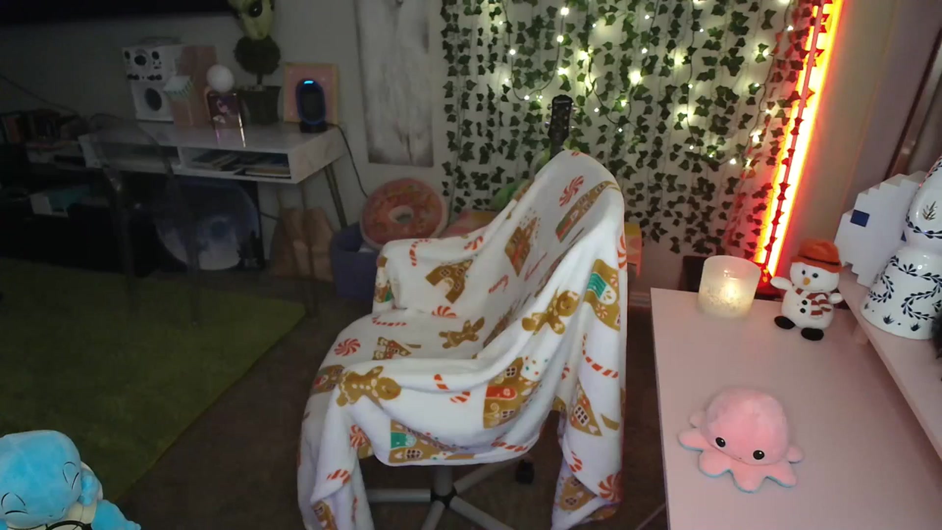 Gallery image thumbnail from HeidiKlumsy's myfreecams stream on, 12/25/2023, 08:41 image 8 of 20