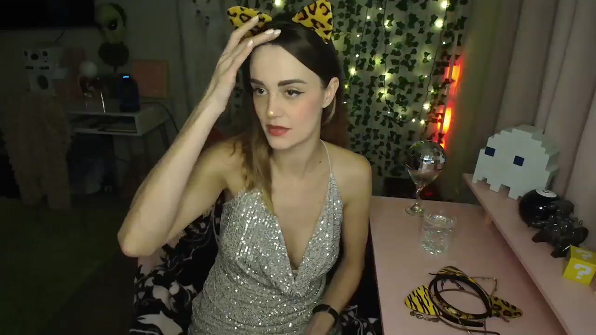 Gallery image thumbnail from HeidiKlumsy's myfreecams stream on, 01/01/2024, 24:27 image 10 of 20