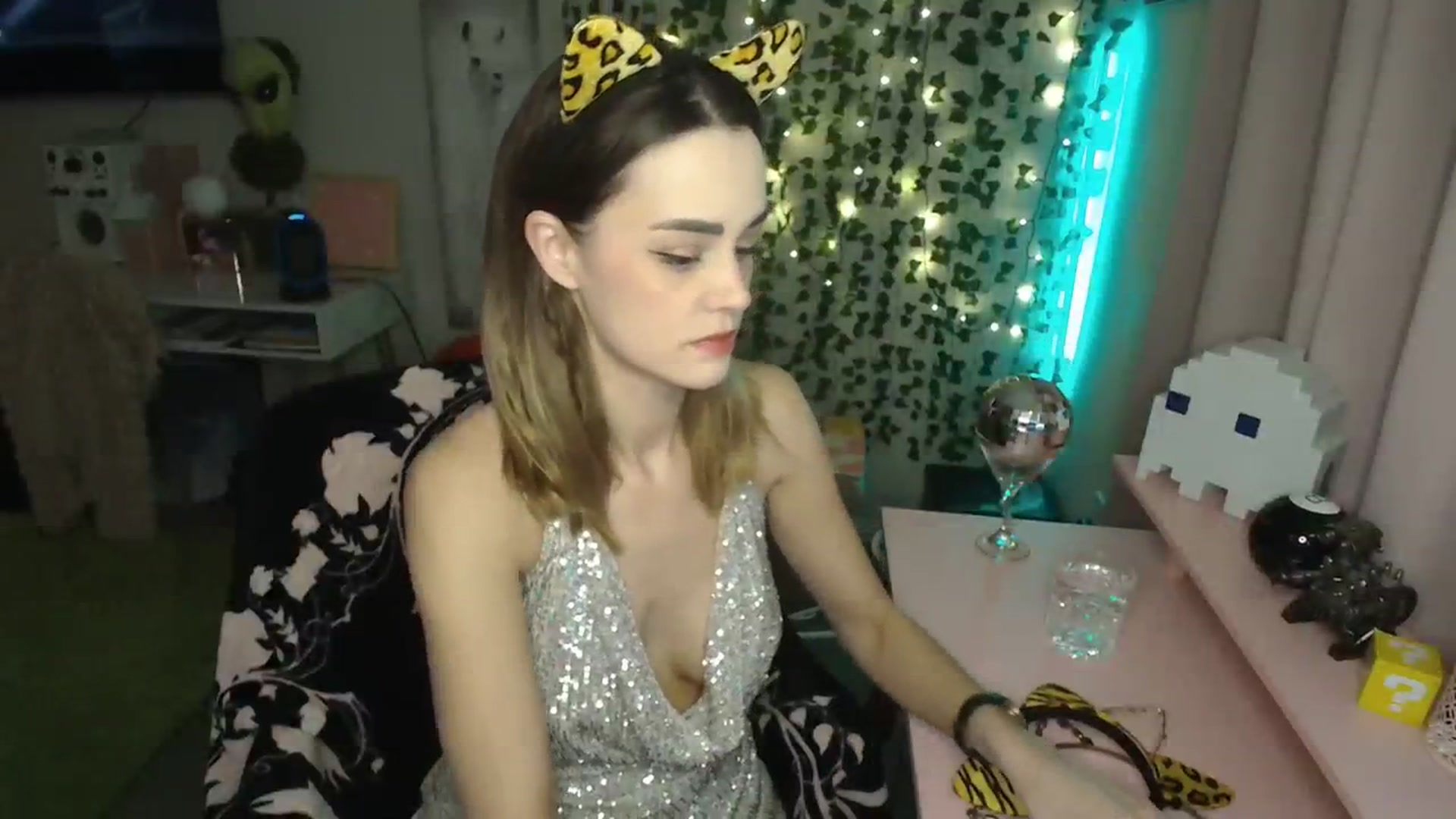 Gallery image thumbnail from HeidiKlumsy's myfreecams stream on, 01/01/2024, 24:27 image 4 of 20