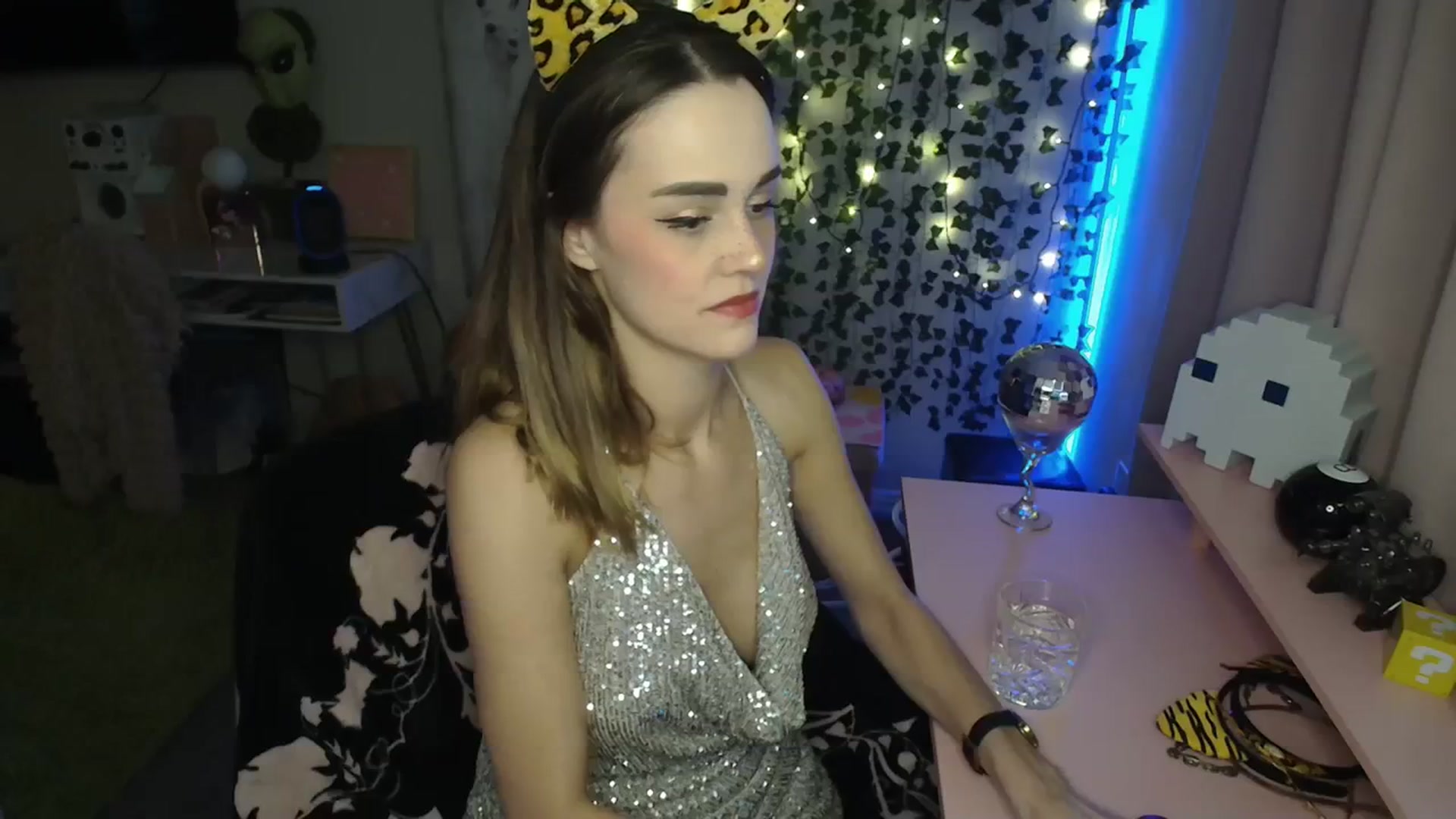 Gallery image thumbnail from HeidiKlumsy's myfreecams stream on, 01/01/2024, 24:27 image 16 of 20