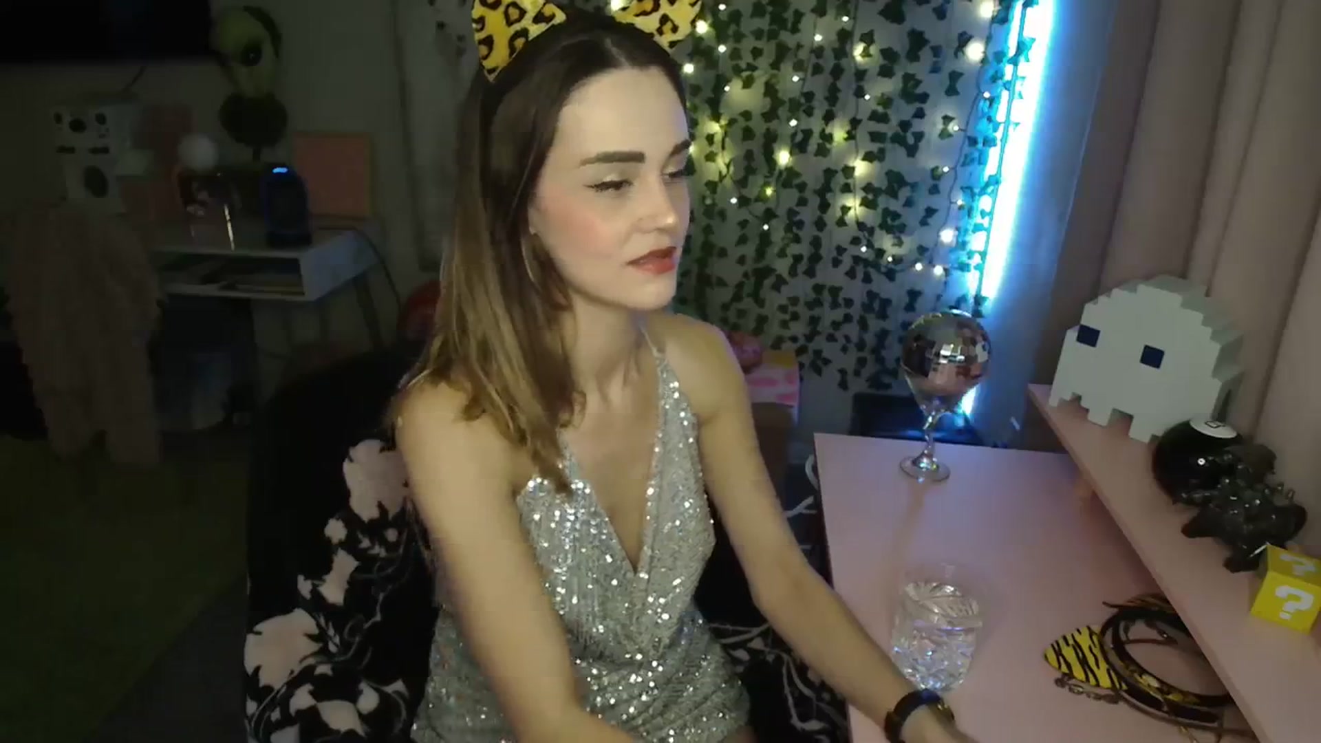 Gallery image thumbnail from HeidiKlumsy's myfreecams stream on, 01/01/2024, 24:27 image 12 of 20
