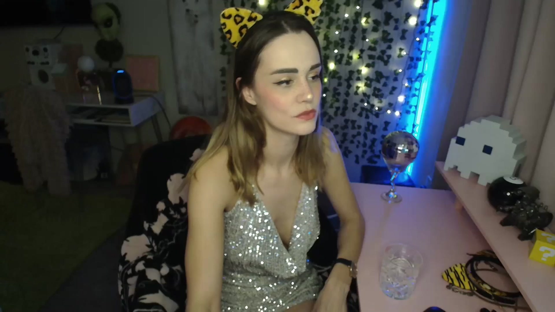 Gallery image thumbnail from HeidiKlumsy's myfreecams stream on, 01/01/2024, 24:27 image 19 of 20