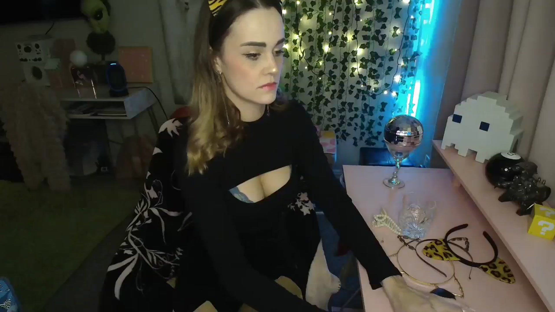 Gallery image thumbnail from HeidiKlumsy's myfreecams stream on, 01/01/2024, 02:45 image 7 of 20