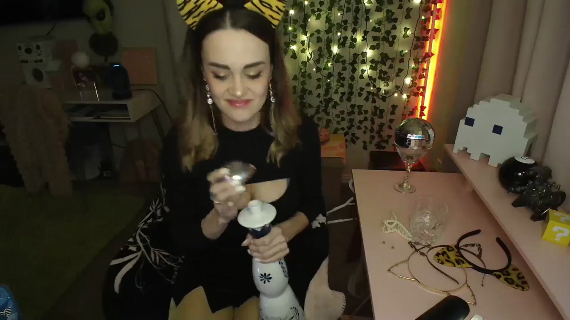Gallery image thumbnail from HeidiKlumsy's myfreecams stream on, 01/01/2024, 02:45 image 8 of 20