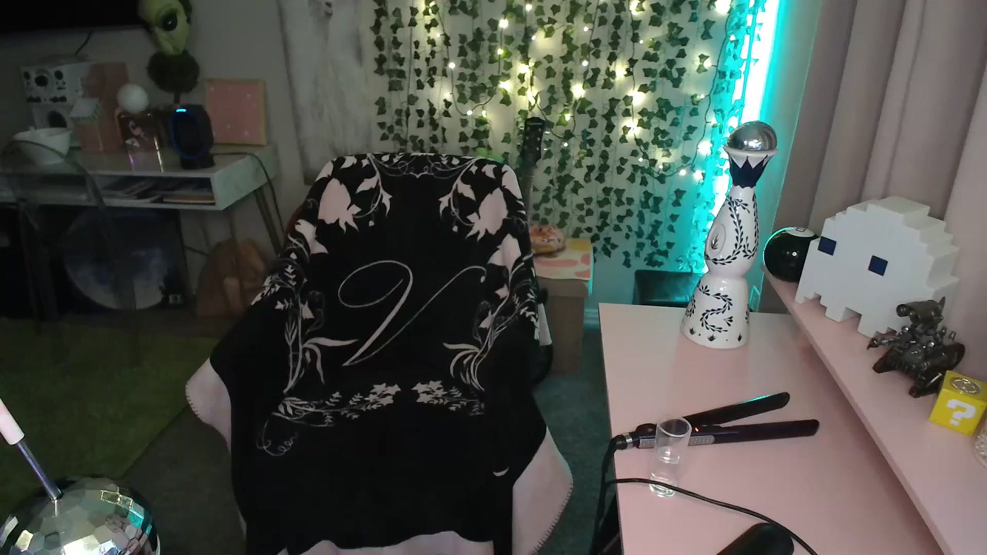 Gallery image thumbnail from HeidiKlumsy's myfreecams stream on, 01/02/2024, 05:04 image 19 of 20