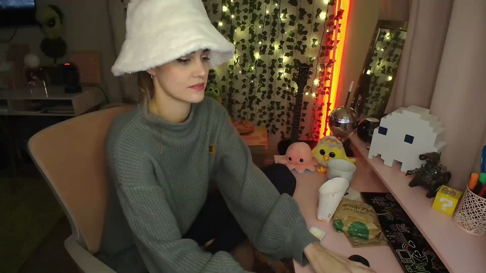 Gallery image thumbnail from HeidiKlumsy's myfreecams stream on, 01/03/2024, 21:23 image 7 of 20