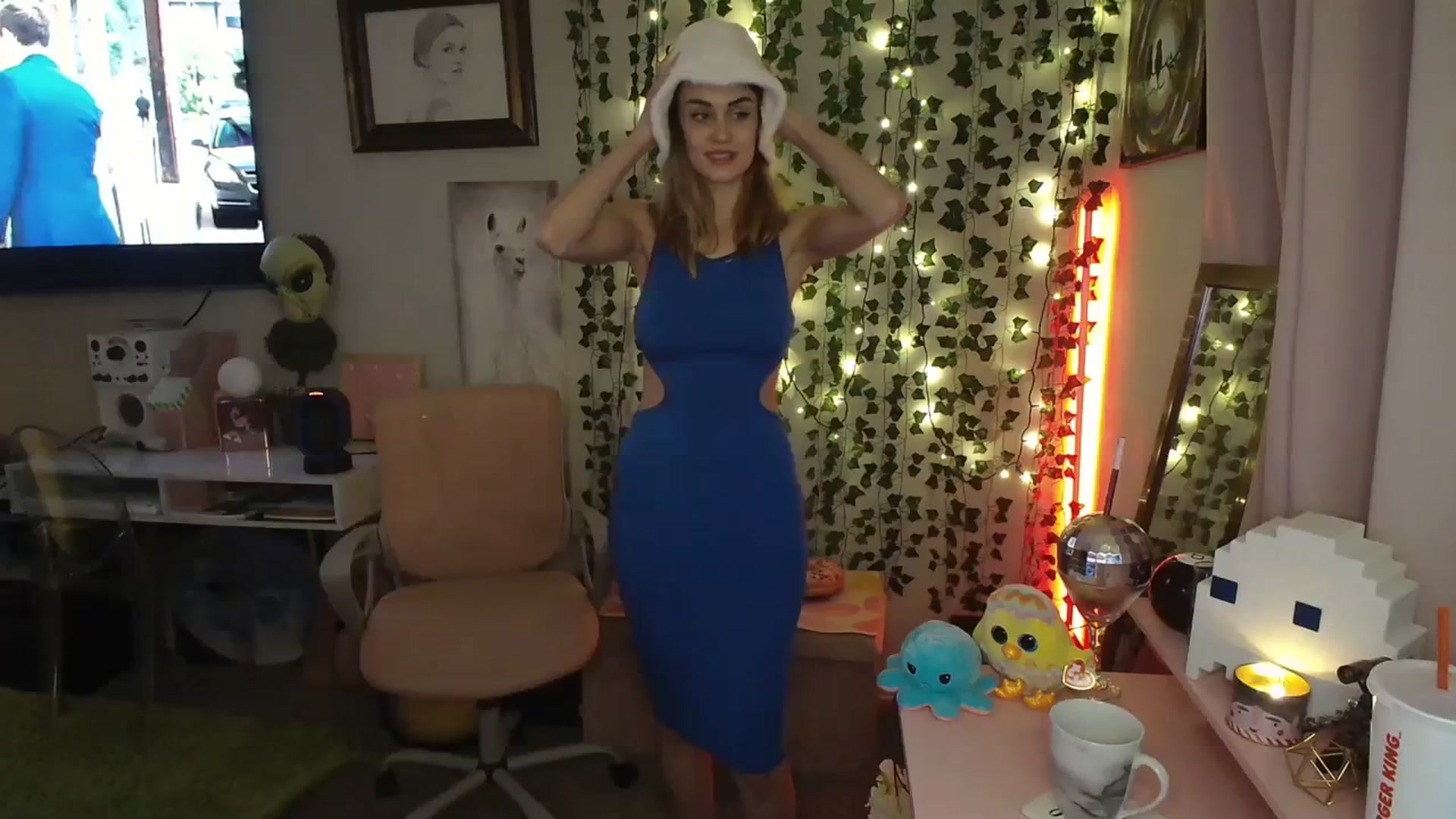 Gallery image thumbnail from HeidiKlumsy's myfreecams stream on, 01/04/2024, 24:34 image 10 of 20