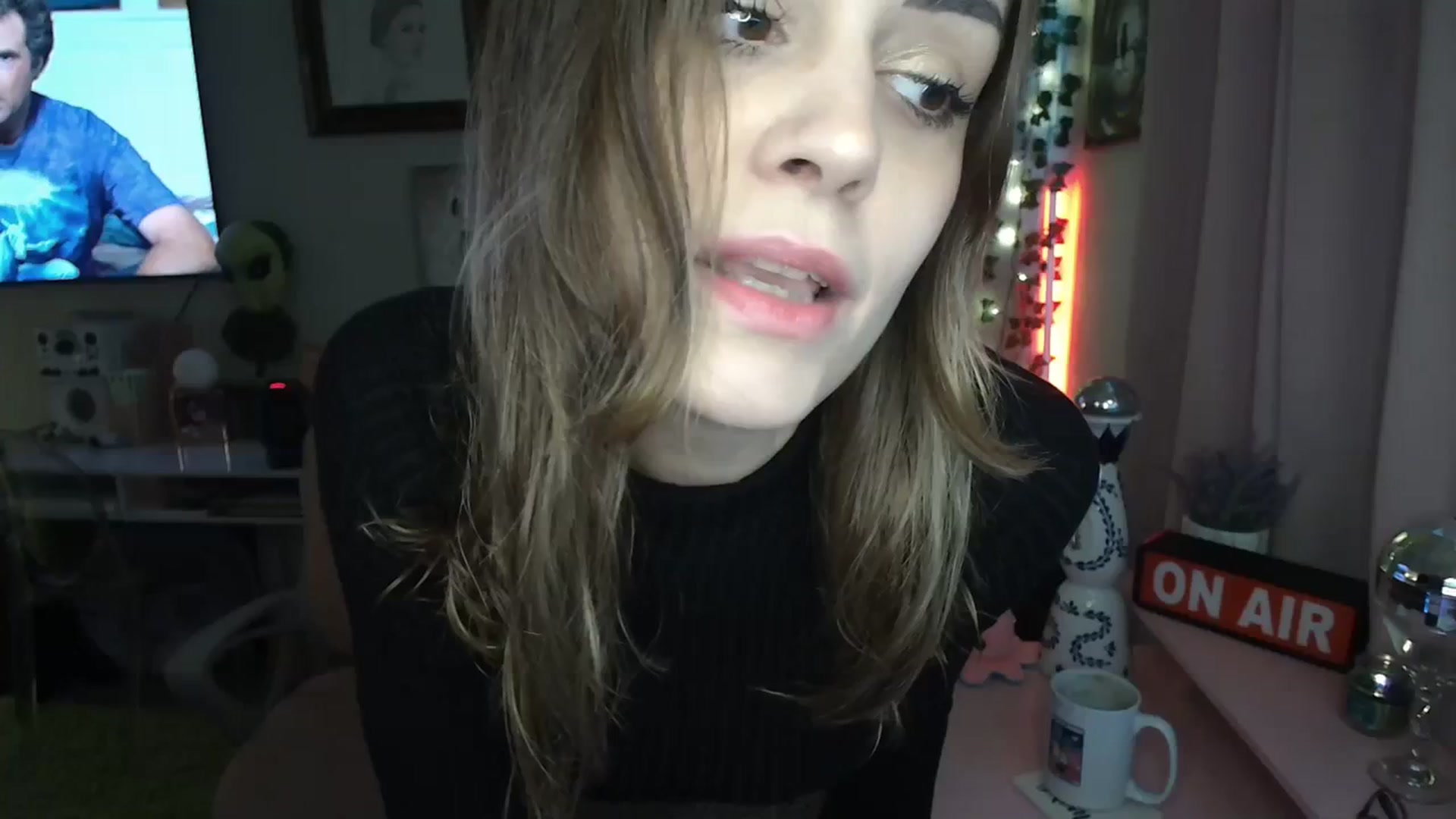 Gallery image thumbnail from HeidiKlumsy's myfreecams stream on, 01/08/2024, 19:53 image 14 of 20