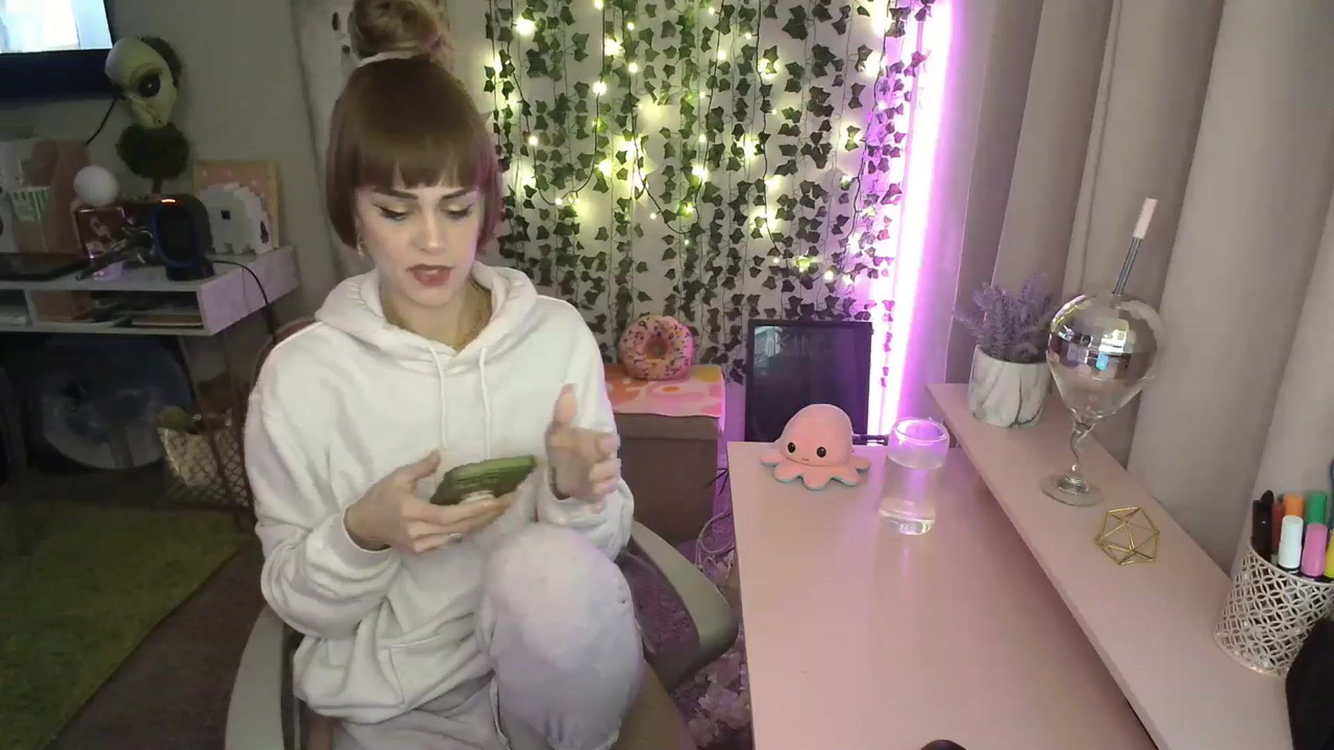 Gallery image thumbnail from HeidiKlumsy's myfreecams stream on, 01/15/2024, 02:10 image 5 of 20
