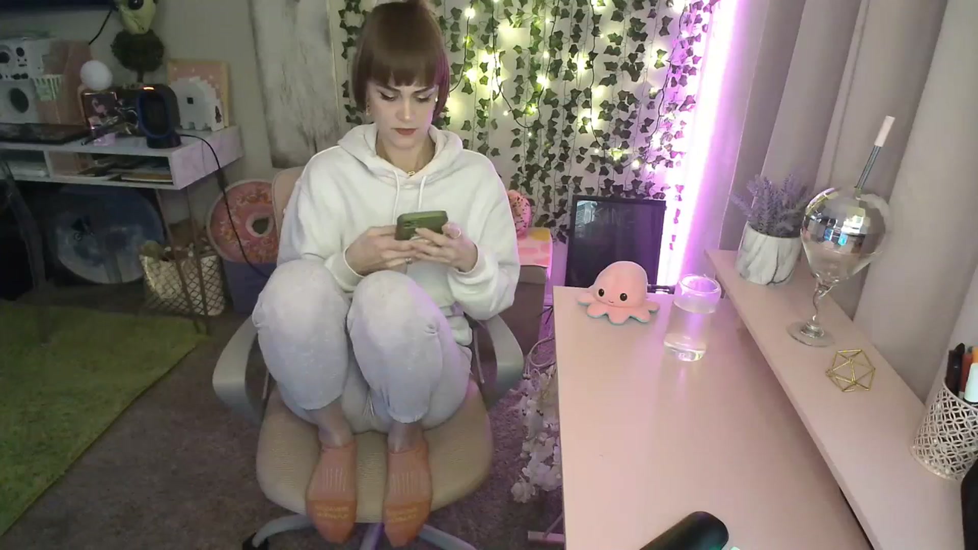 Gallery image thumbnail from HeidiKlumsy's myfreecams stream on, 01/15/2024, 02:10 image 4 of 20