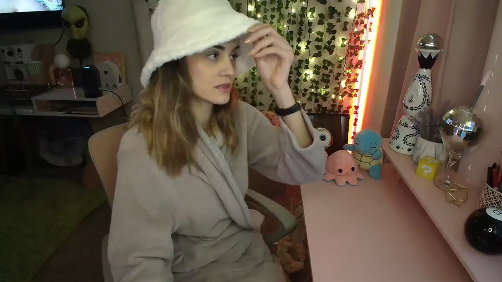 Gallery image thumbnail from HeidiKlumsy's myfreecams stream on, 01/16/2024, 22:33 image 18 of 20