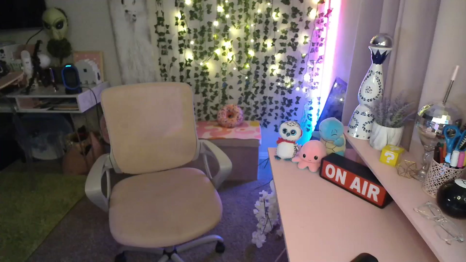 Gallery image thumbnail from HeidiKlumsy's myfreecams stream on, 01/23/2024, 05:32 image 19 of 20