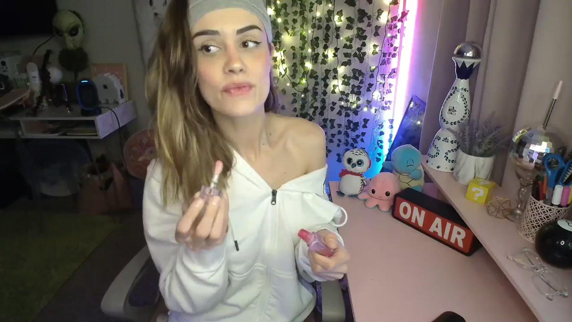 Gallery image thumbnail from HeidiKlumsy's myfreecams stream on, 01/23/2024, 05:32 image 12 of 20