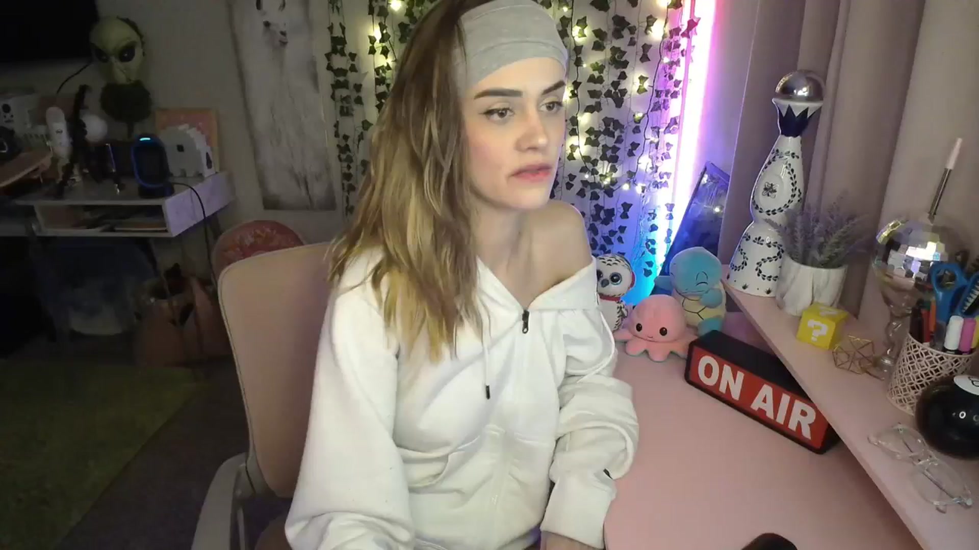 Gallery image thumbnail from HeidiKlumsy's myfreecams stream on, 01/23/2024, 05:32 image 1 of 20