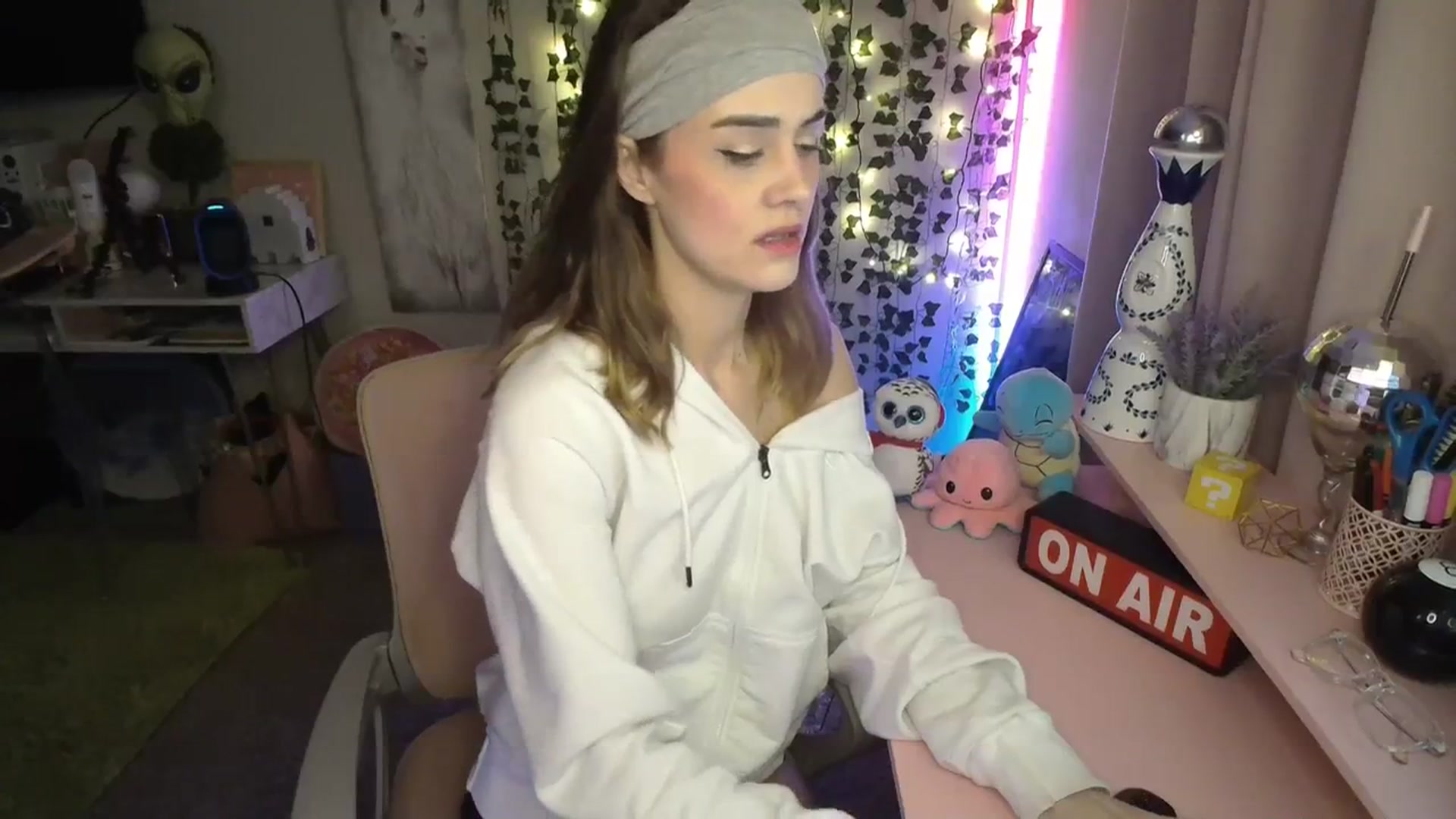 Gallery image thumbnail from HeidiKlumsy's myfreecams stream on, 01/23/2024, 05:32 image 7 of 20