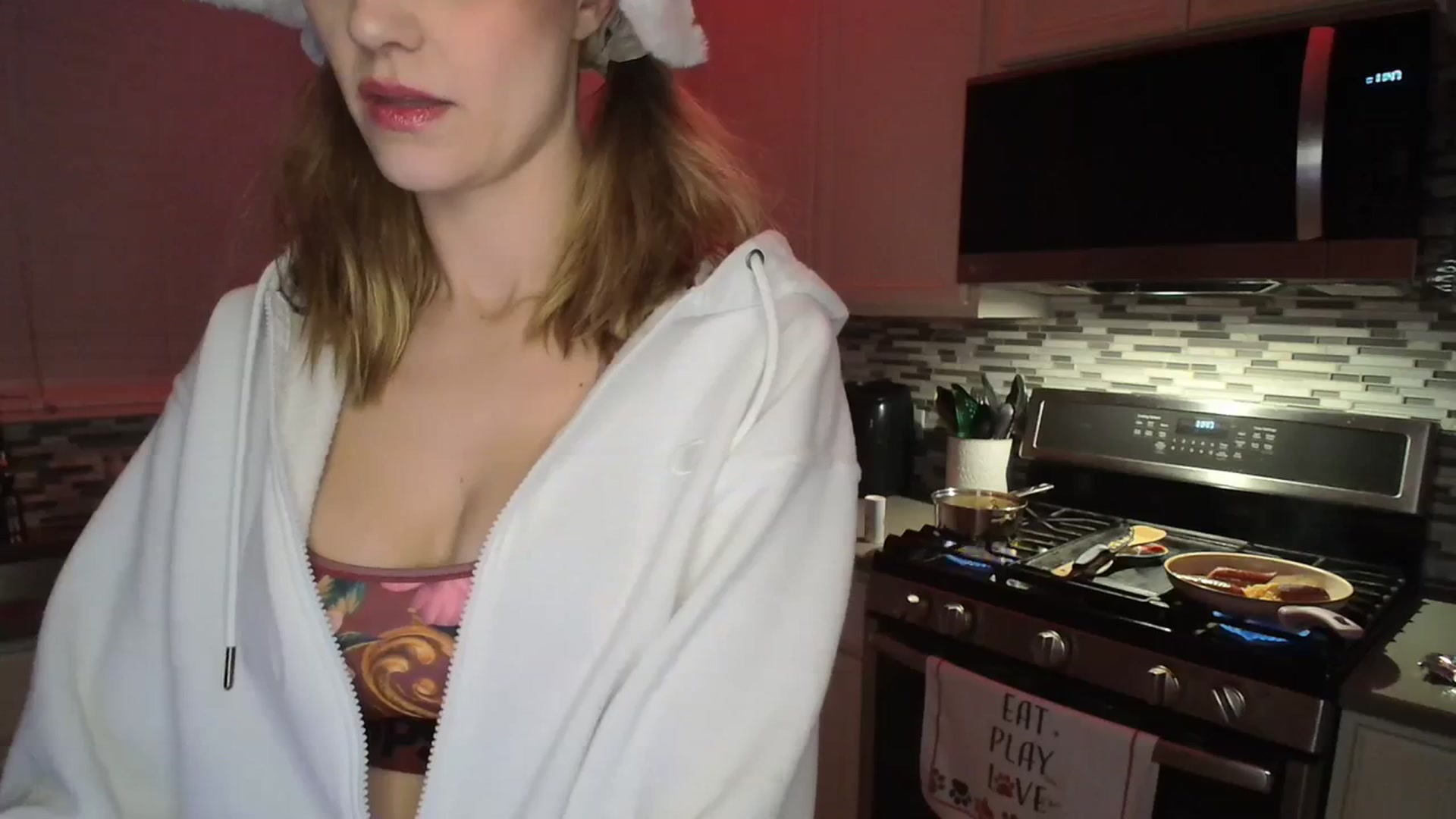 Gallery image thumbnail from HeidiKlumsy's myfreecams stream on, 01/23/2024, 06:07 image 7 of 20