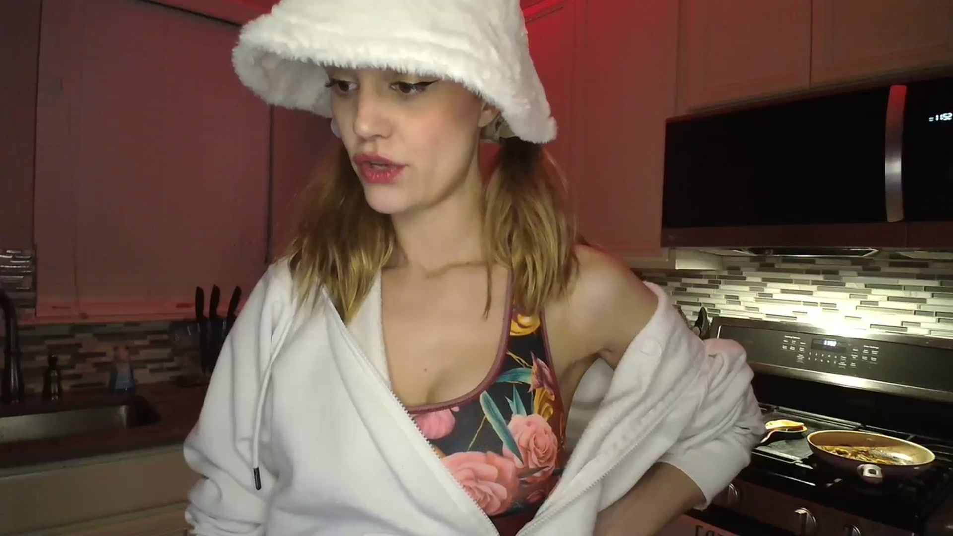 Gallery image thumbnail from HeidiKlumsy's myfreecams stream on, 01/23/2024, 06:07 image 11 of 20