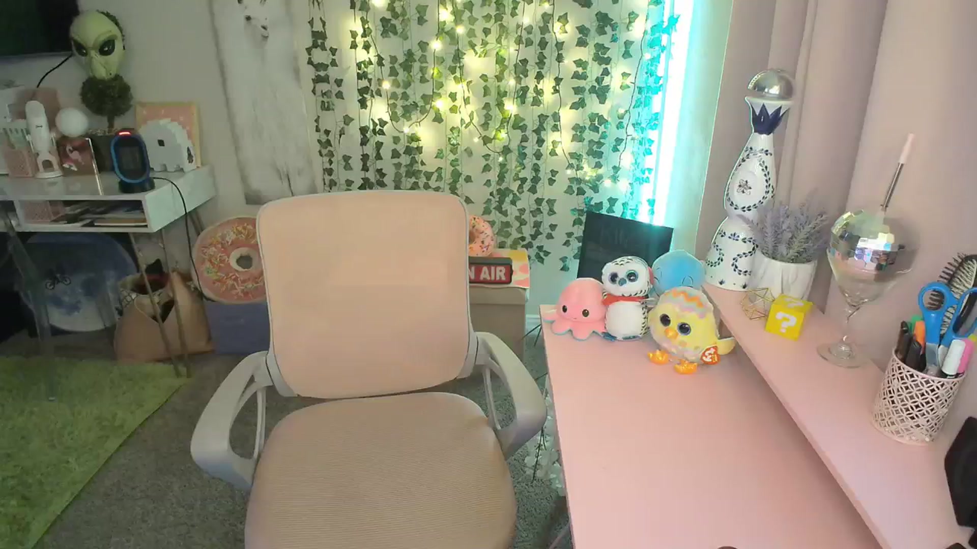 Gallery image thumbnail from HeidiKlumsy's myfreecams stream on, 01/23/2024, 21:26 image 17 of 20