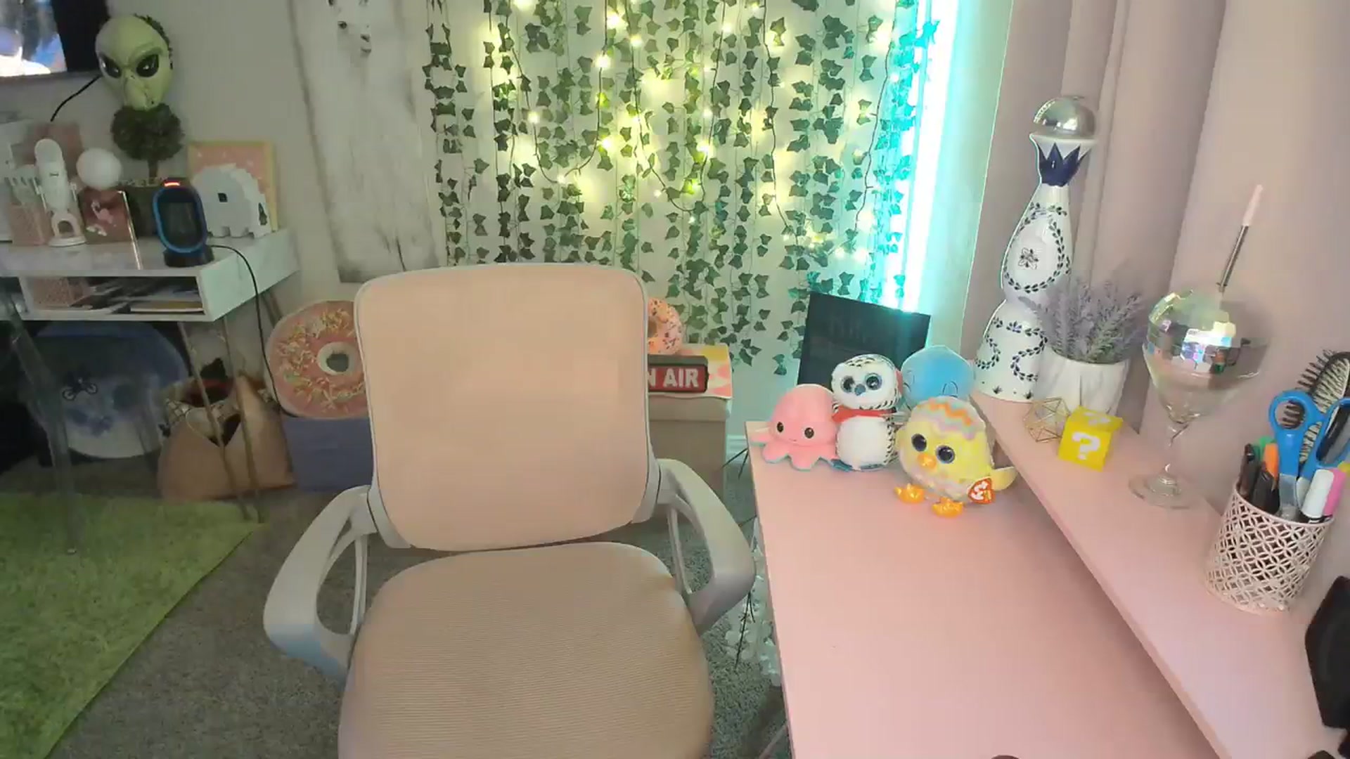 Gallery image thumbnail from HeidiKlumsy's myfreecams stream on, 01/23/2024, 21:26 image 15 of 20