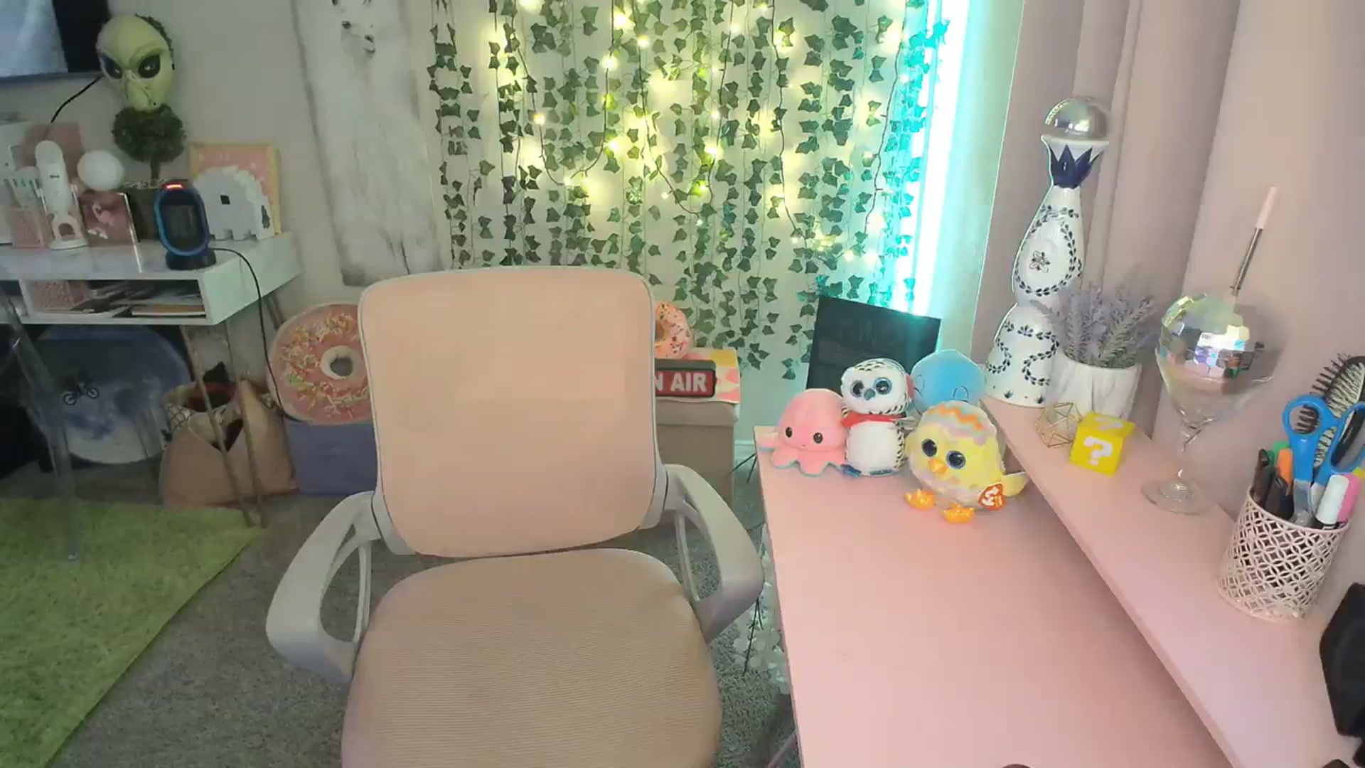 Gallery image thumbnail from HeidiKlumsy's myfreecams stream on, 01/23/2024, 21:26 image 11 of 20