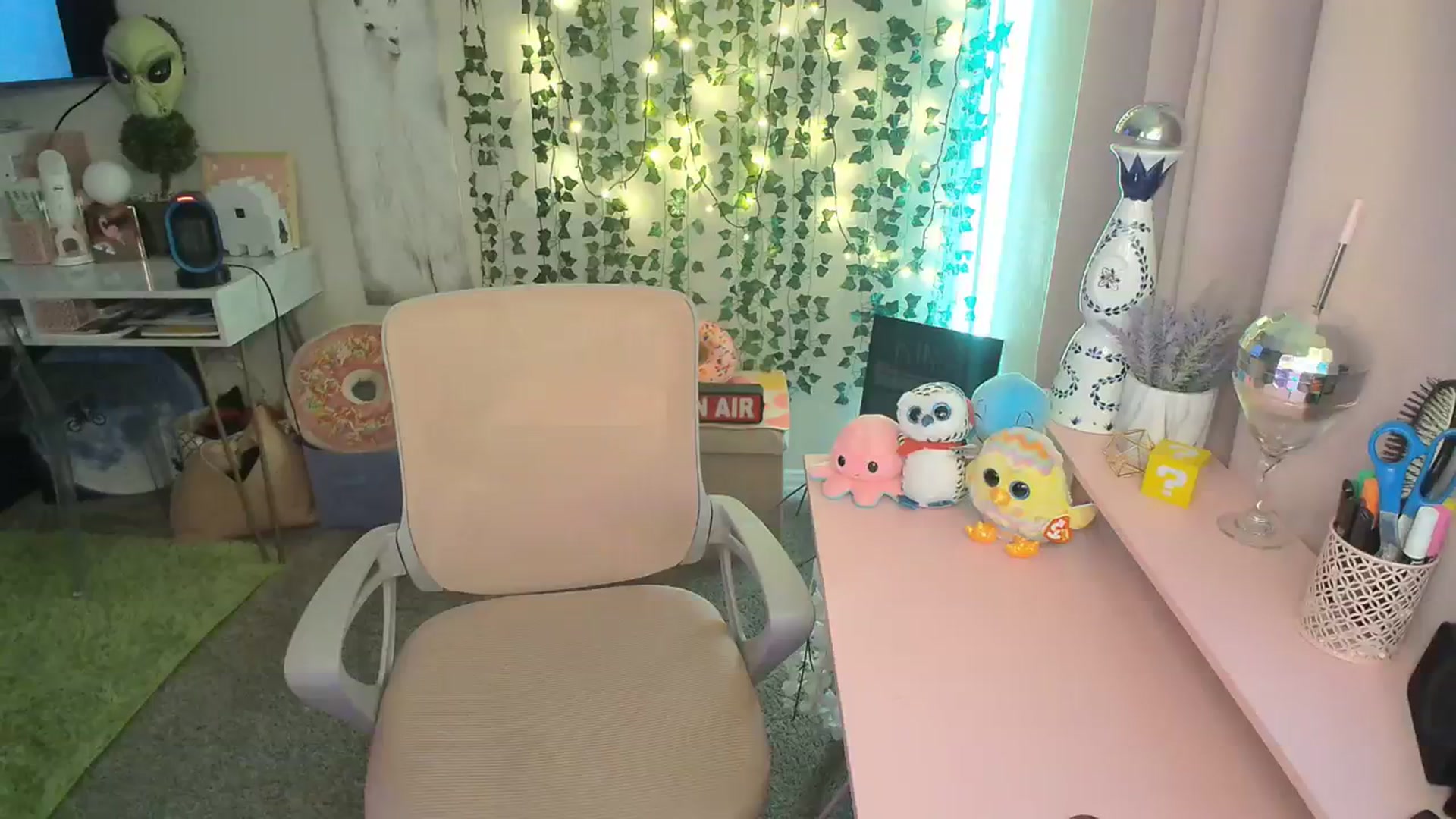 Gallery image thumbnail from HeidiKlumsy's myfreecams stream on, 01/23/2024, 21:26 image 12 of 20