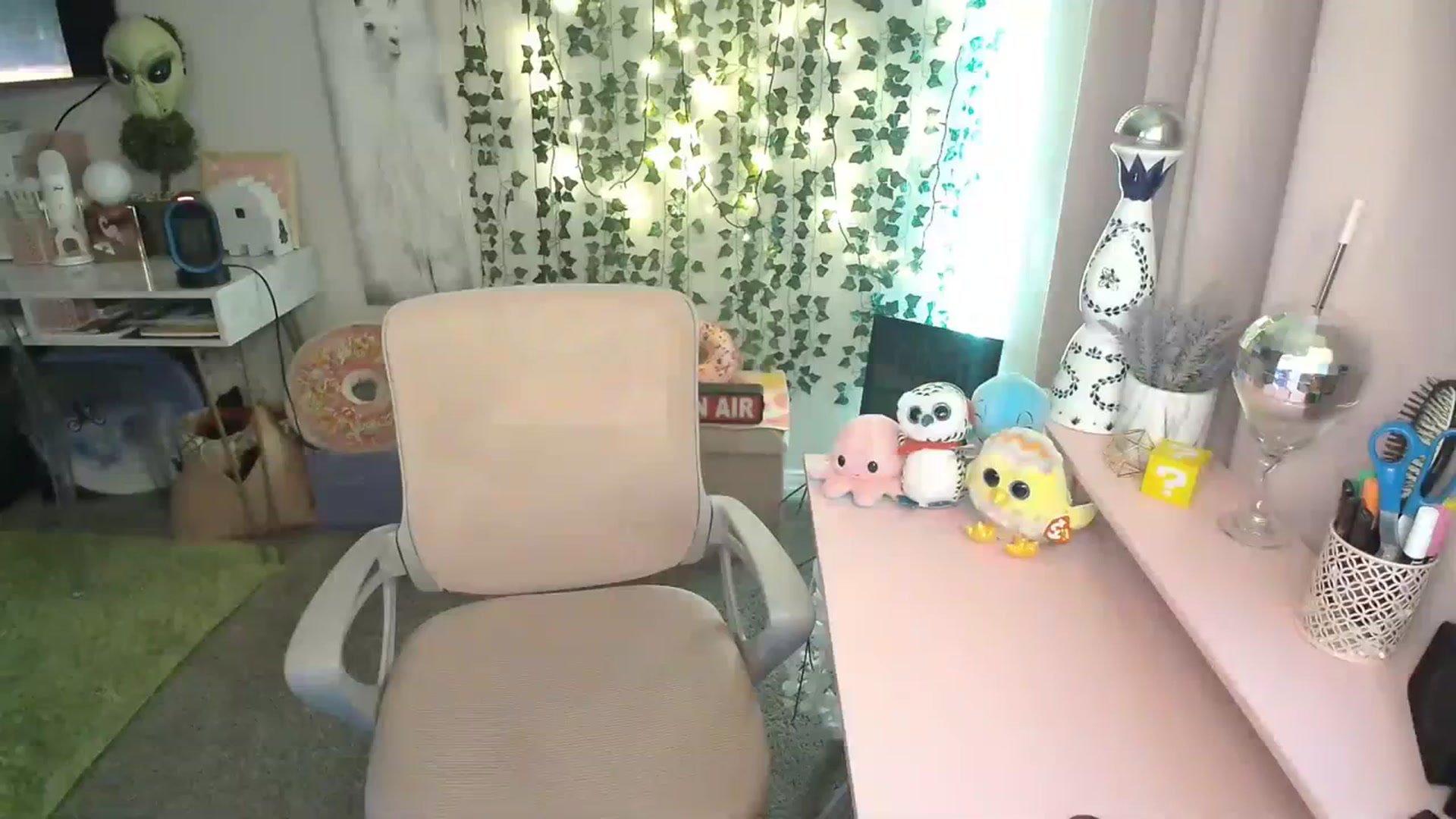 Gallery image thumbnail from HeidiKlumsy's myfreecams stream on, 01/23/2024, 21:26 image 10 of 20