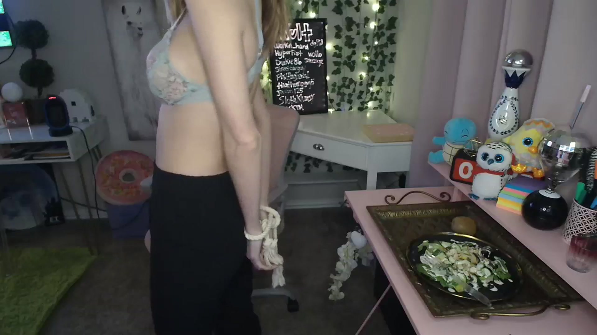 Gallery image thumbnail from HeidiKlumsy's myfreecams stream on, 01/27/2024, 24:46 image 4 of 20