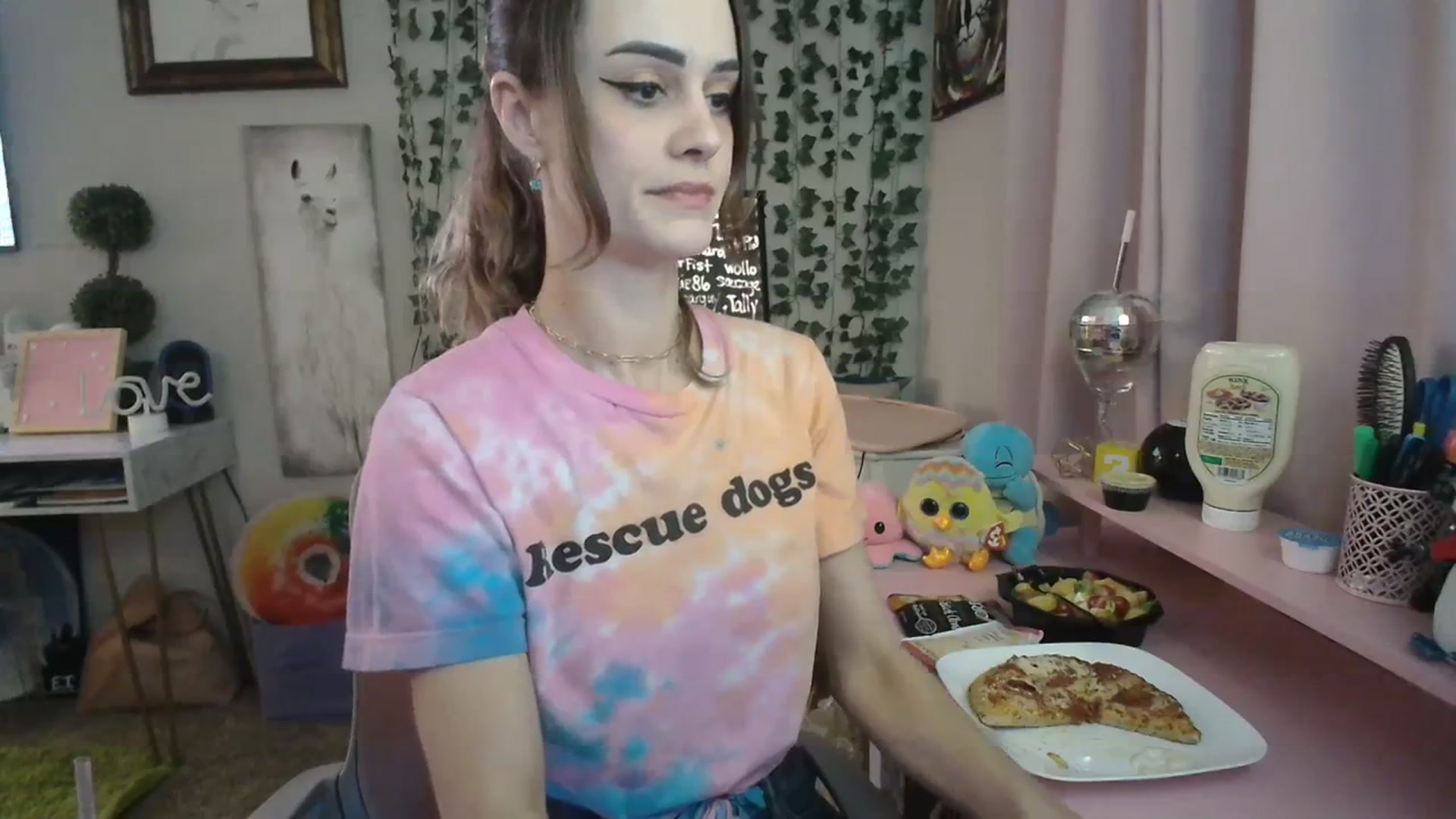 Gallery image thumbnail from HeidiKlumsy's myfreecams stream on, 02/04/2024, 24:39 image 7 of 20