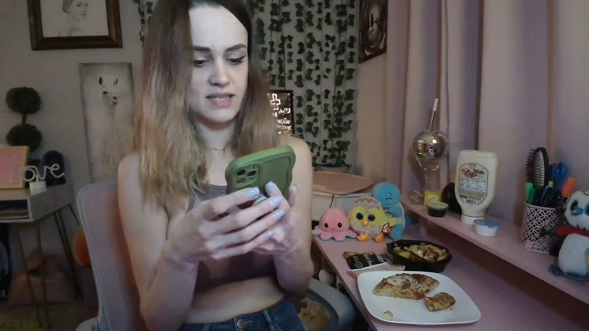 Gallery image thumbnail from HeidiKlumsy's myfreecams stream on, 02/04/2024, 24:39 image 14 of 20