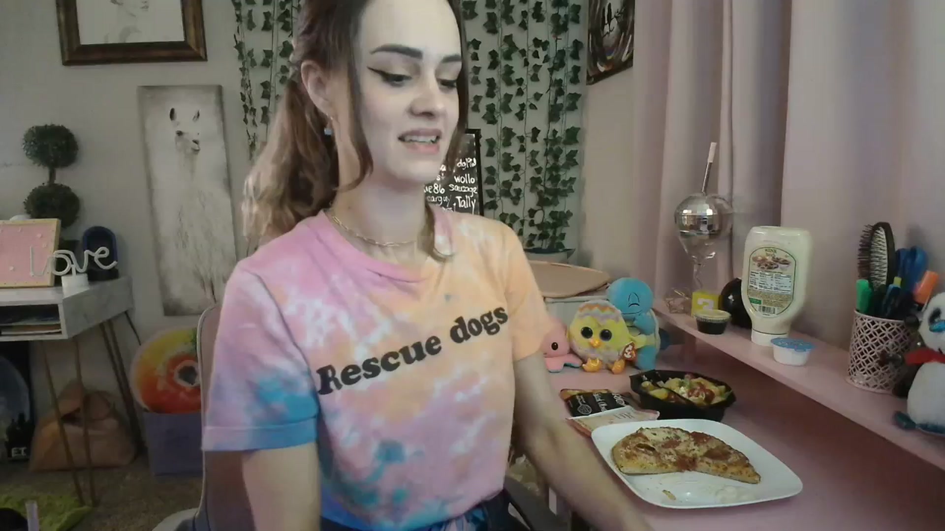 Gallery image thumbnail from HeidiKlumsy's myfreecams stream on, 02/04/2024, 24:39 image 9 of 20