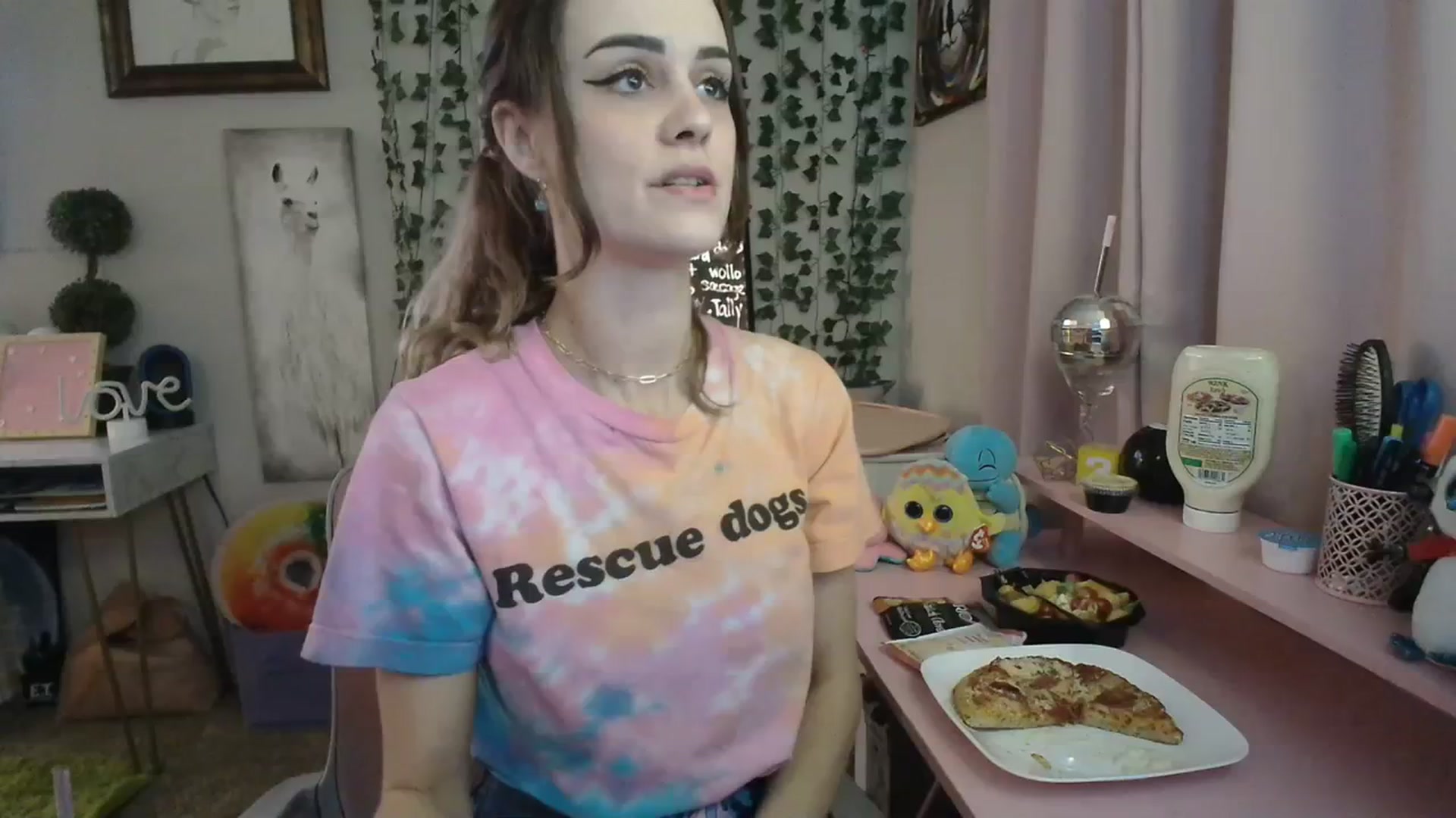 Gallery image thumbnail from HeidiKlumsy's myfreecams stream on, 02/04/2024, 24:39 image 8 of 20