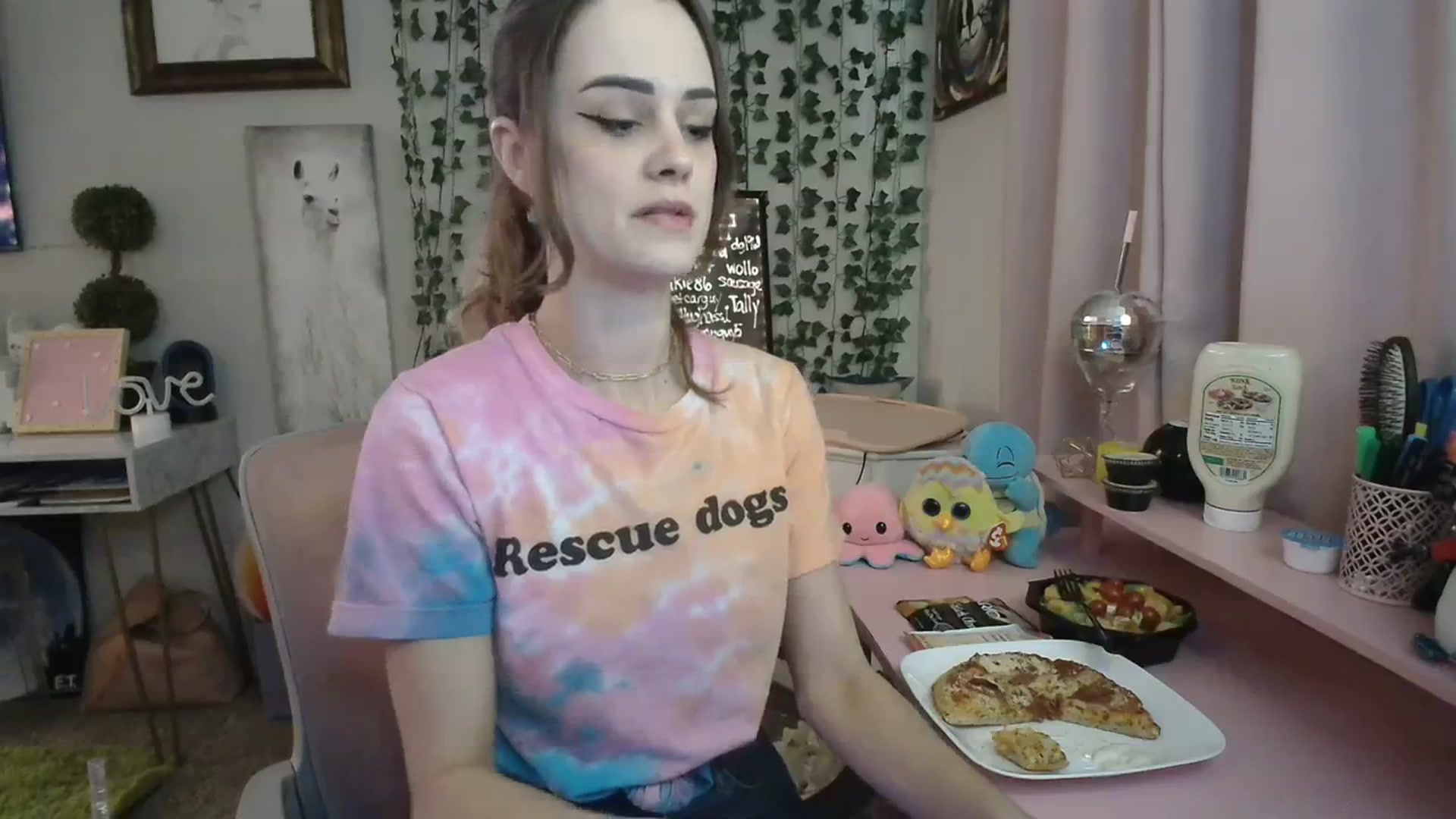 Gallery image thumbnail from HeidiKlumsy's myfreecams stream on, 02/04/2024, 24:39 image 5 of 20