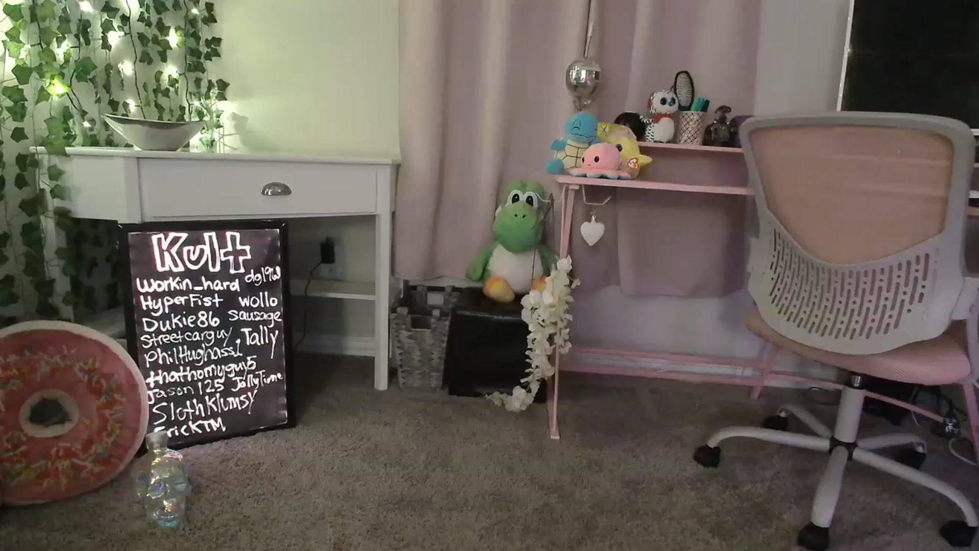 Gallery image thumbnail from HeidiKlumsy's myfreecams stream on, 02/04/2024, 04:38 image 17 of 20