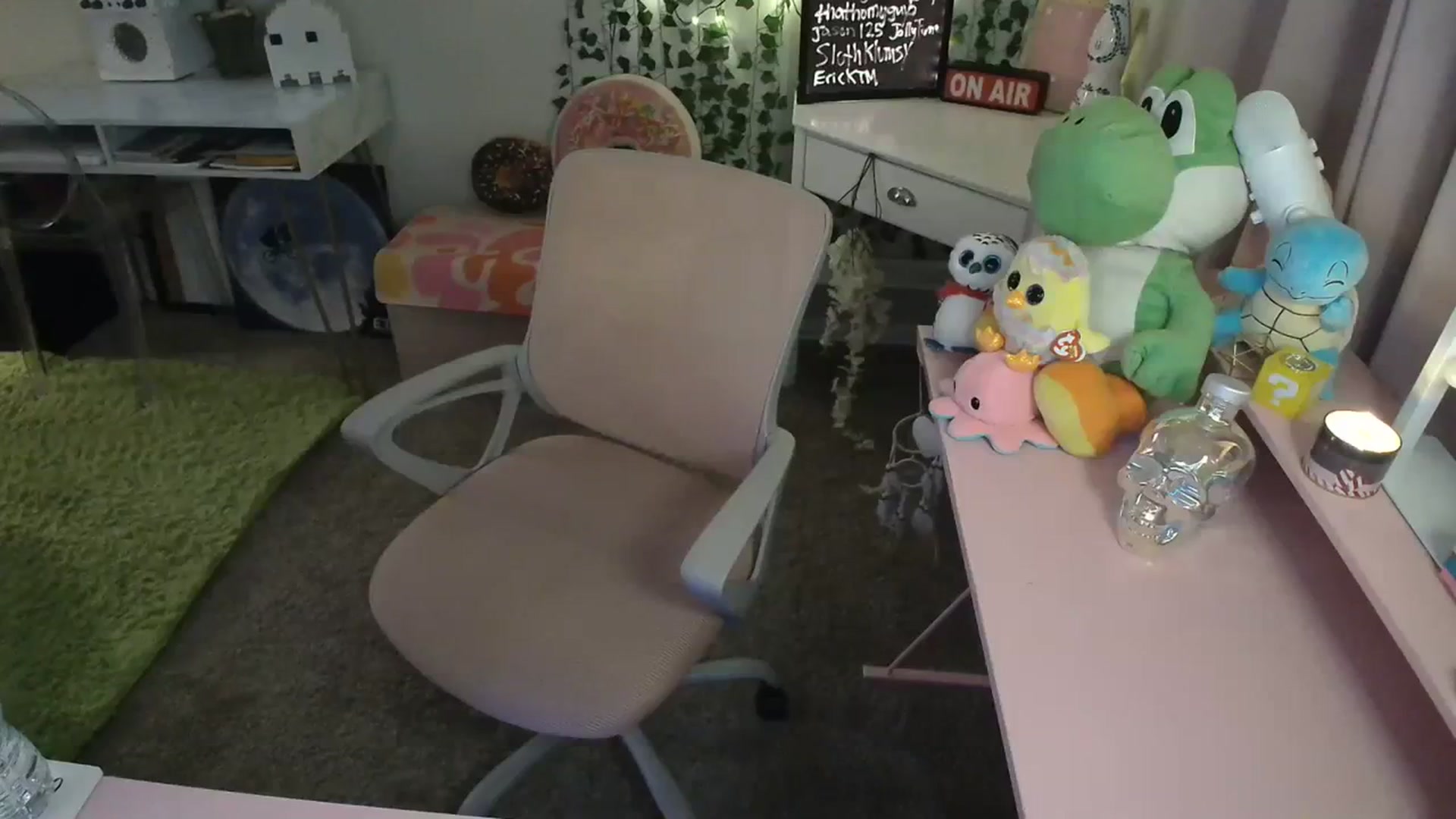 Gallery image thumbnail from HeidiKlumsy's myfreecams stream on, 02/05/2024, 09:02 image 3 of 20