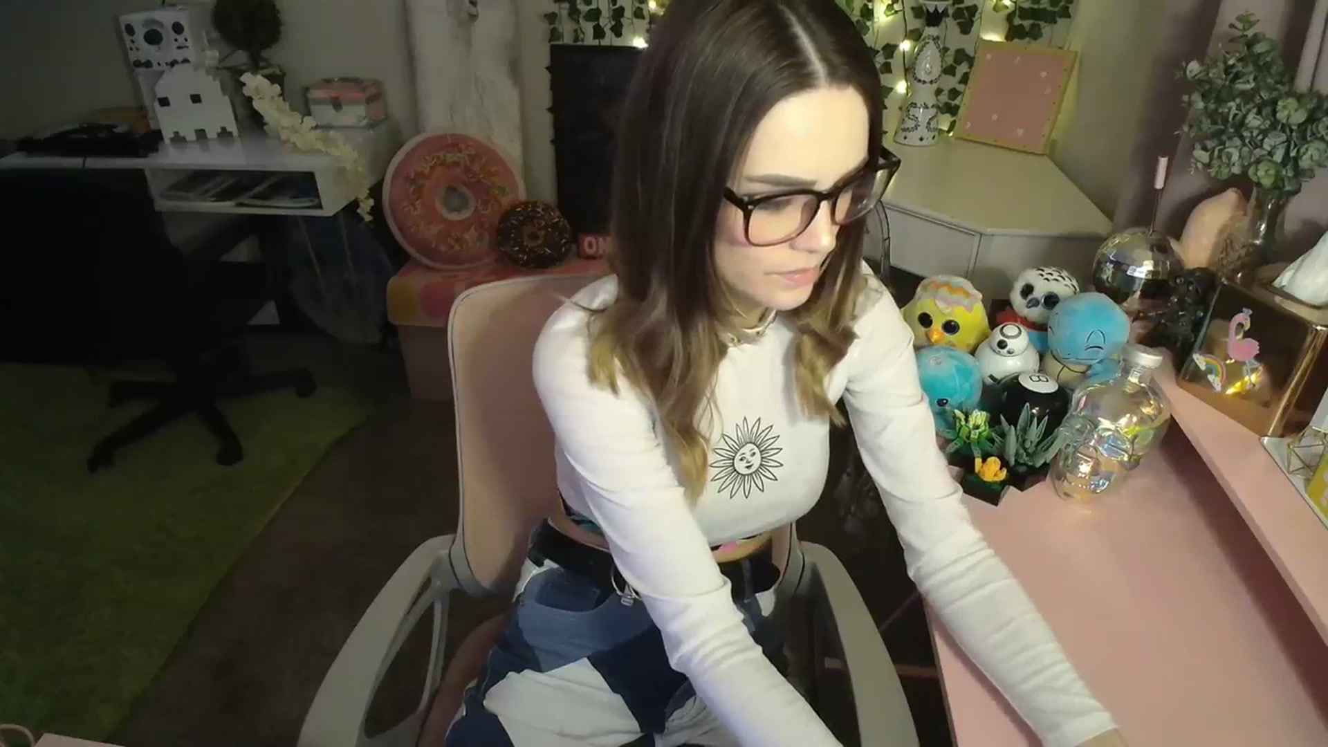 Gallery image thumbnail from HeidiKlumsy's myfreecams stream on, 02/08/2024, 02:06 image 5 of 20