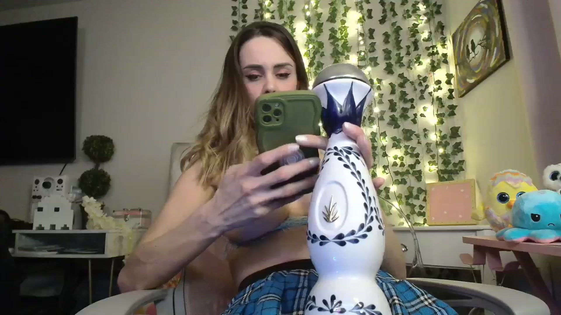 Gallery image thumbnail from HeidiKlumsy's myfreecams stream on, 02/08/2024, 06:40 image 18 of 20