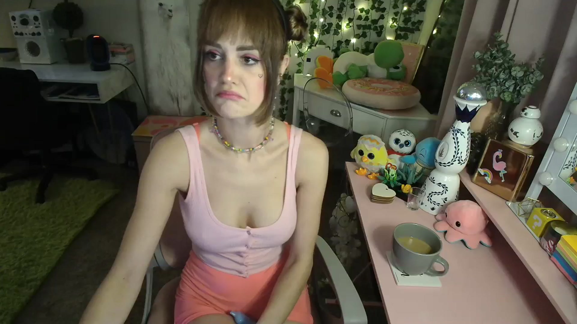 Gallery image thumbnail from HeidiKlumsy's myfreecams stream on, 02/11/2024, 02:24 image 3 of 20