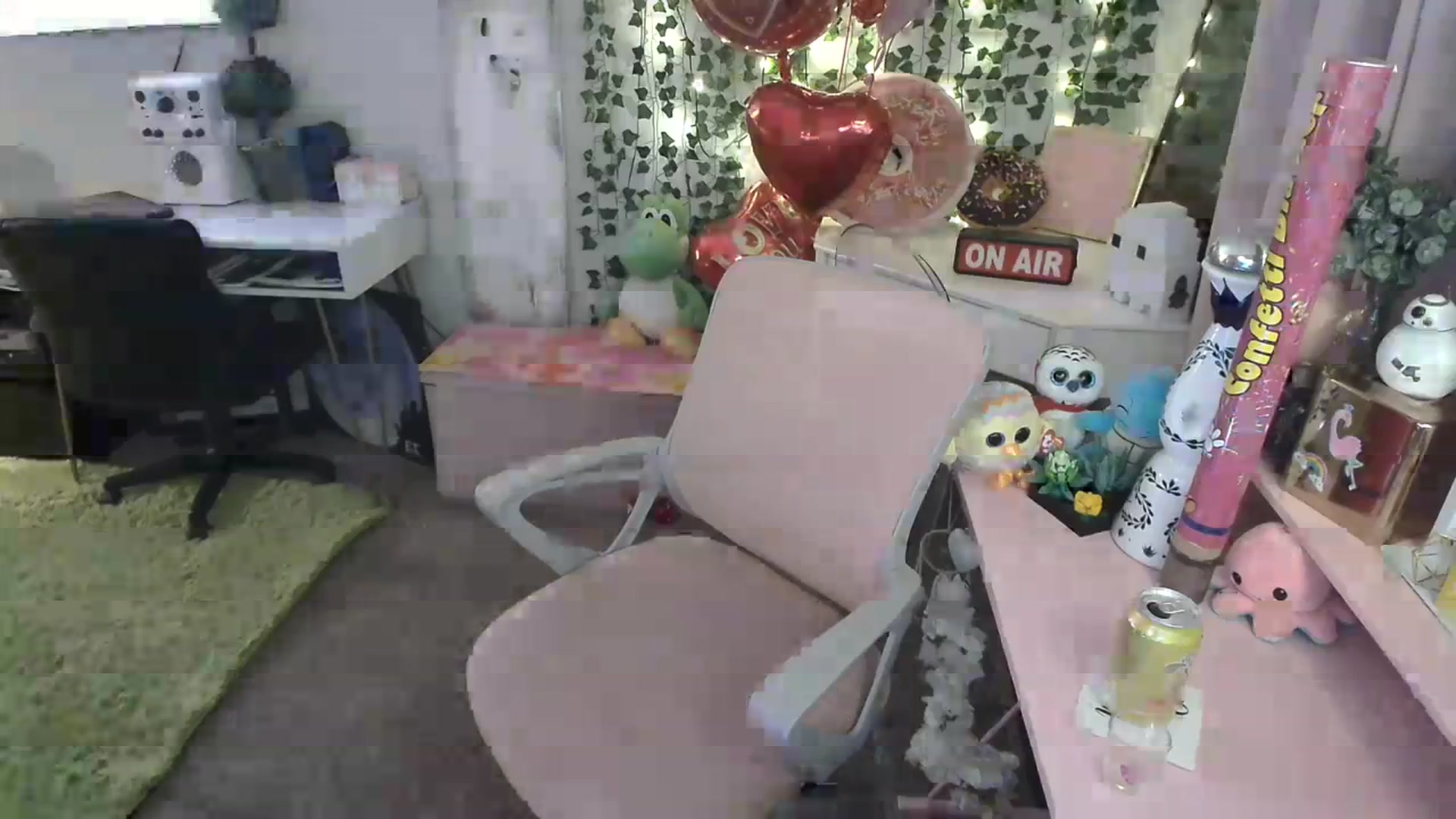 Gallery image thumbnail from HeidiKlumsy's myfreecams stream on, 02/16/2024, 05:39 image 8 of 20