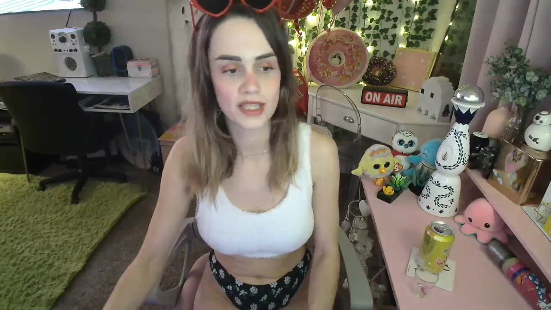 Gallery image thumbnail from HeidiKlumsy's myfreecams stream on, 02/16/2024, 05:39 image 20 of 20