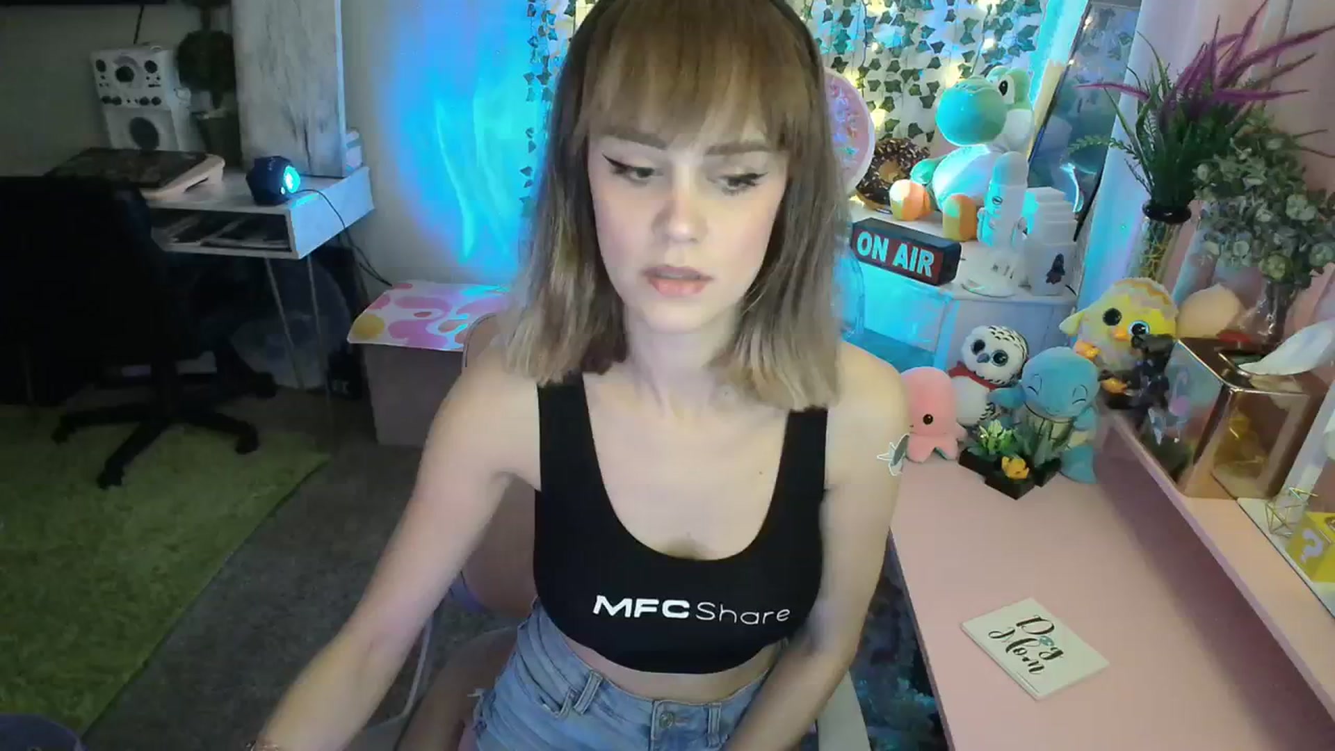 Gallery image thumbnail from HeidiKlumsy's myfreecams stream on, 02/20/2024, 23:18 image 20 of 20