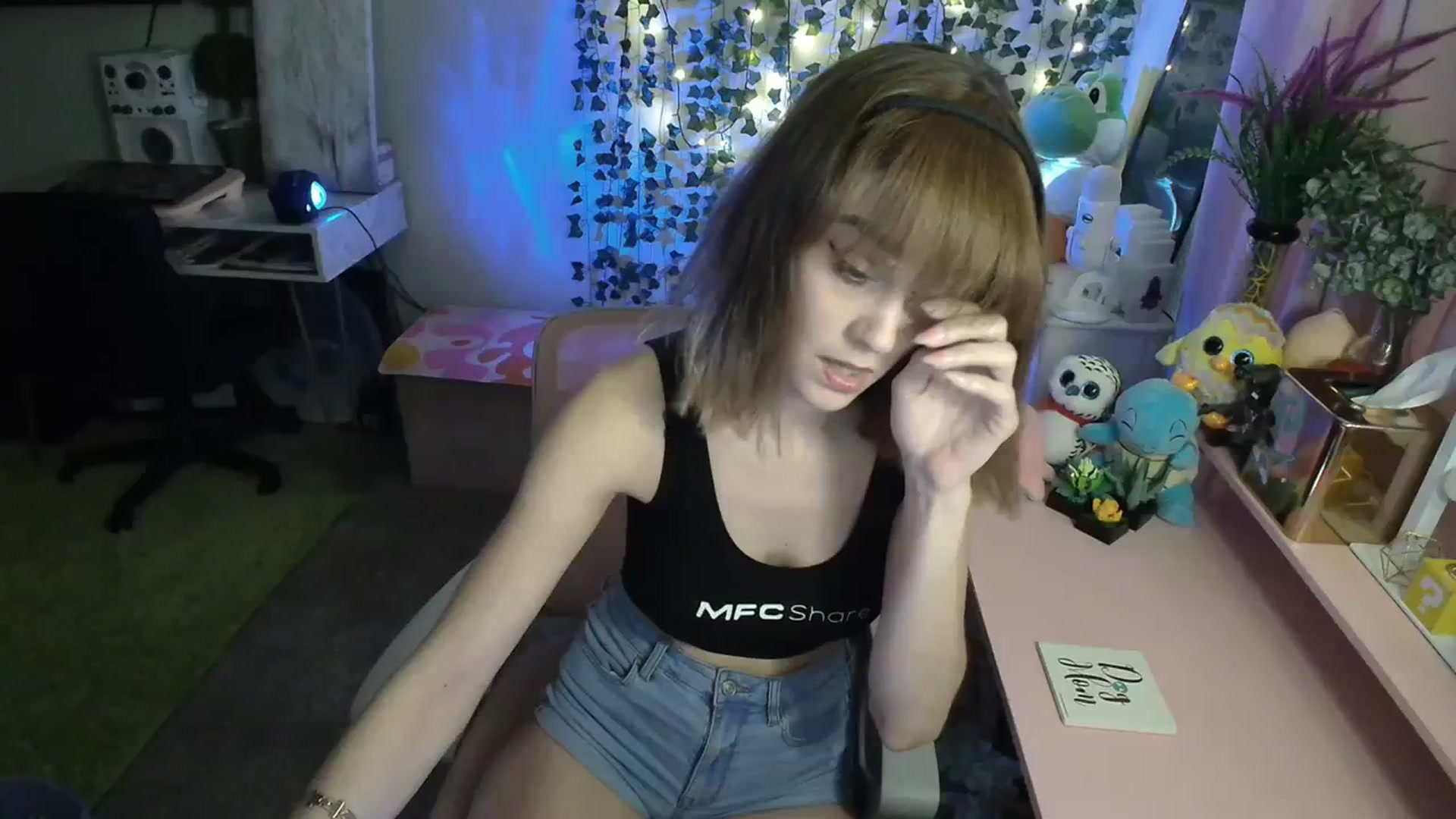 Gallery image thumbnail from HeidiKlumsy's myfreecams stream on, 02/20/2024, 23:18 image 8 of 20
