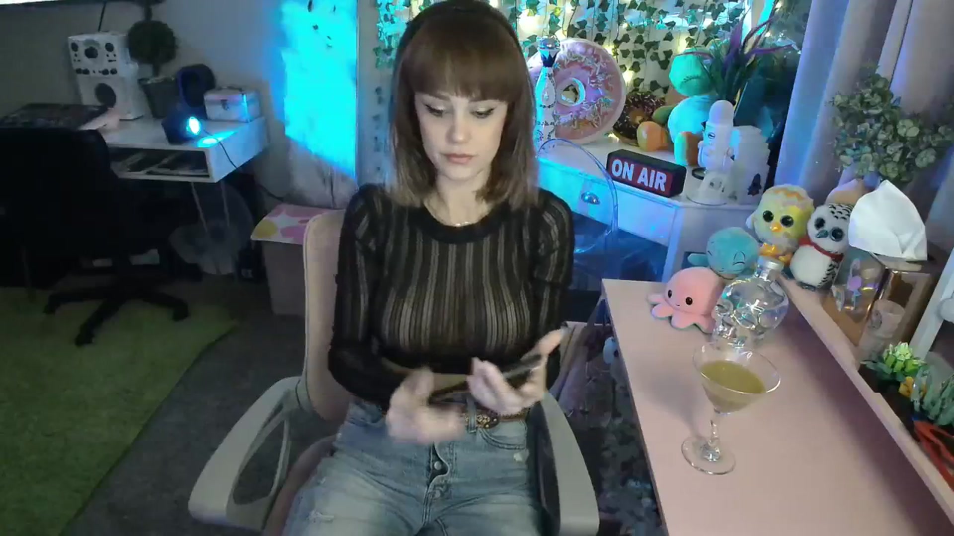 Gallery image thumbnail from HeidiKlumsy's myfreecams stream on, 02/22/2024, 03:39 image 3 of 20