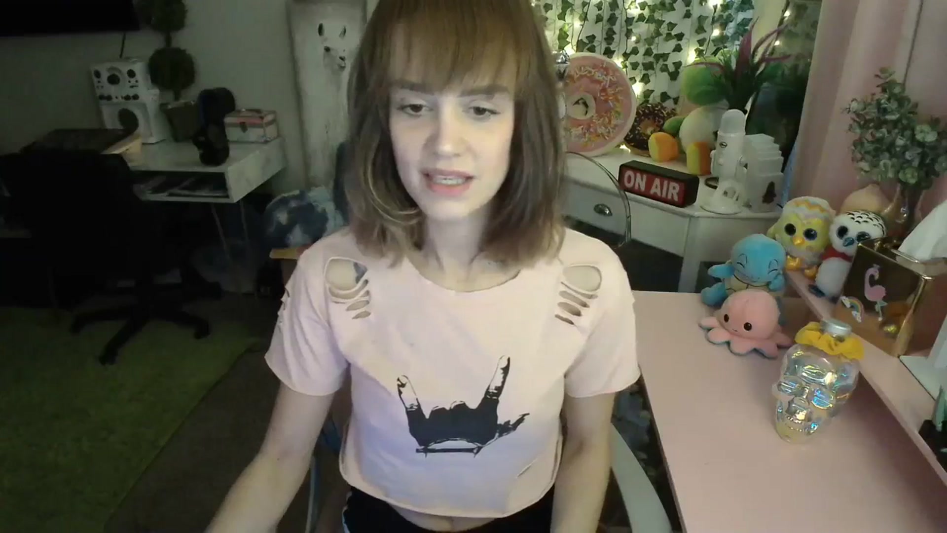 Gallery image thumbnail from HeidiKlumsy's myfreecams stream on, 02/23/2024, 22:04 image 7 of 20