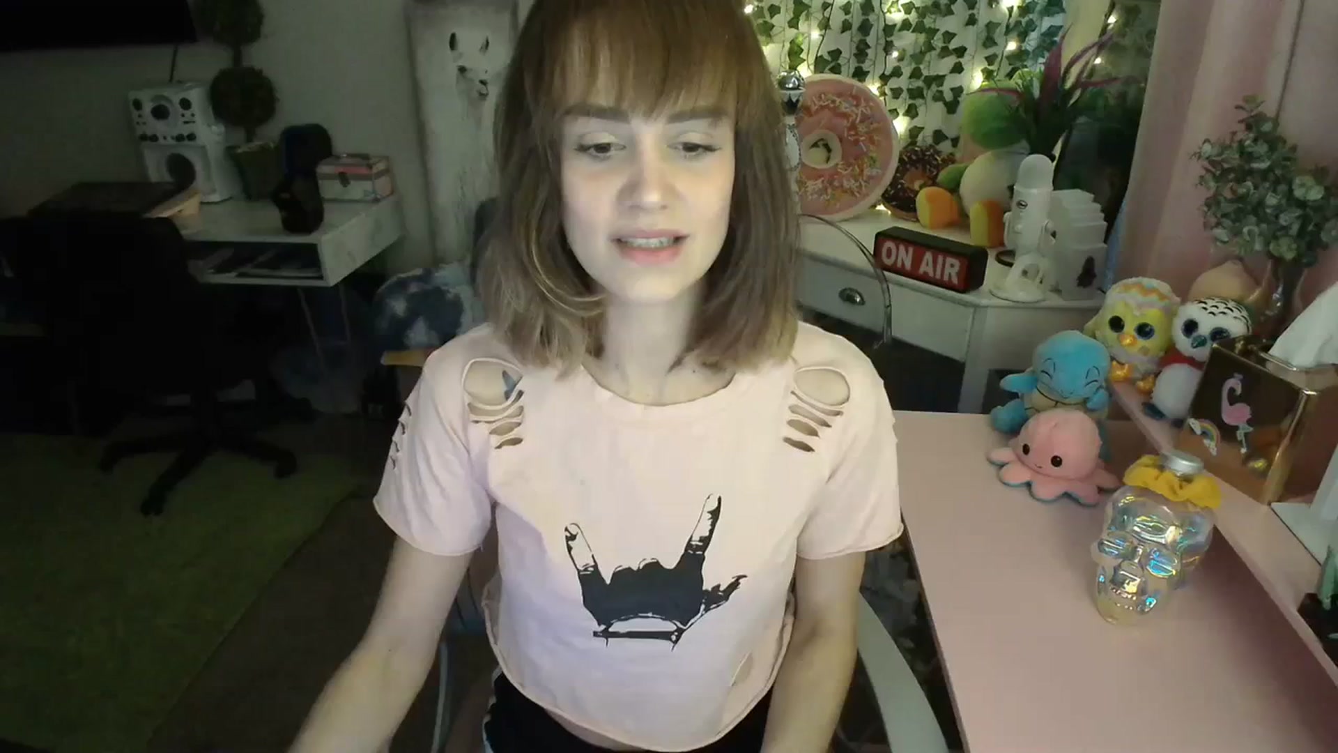Gallery image thumbnail from HeidiKlumsy's myfreecams stream on, 02/23/2024, 22:04 image 10 of 20