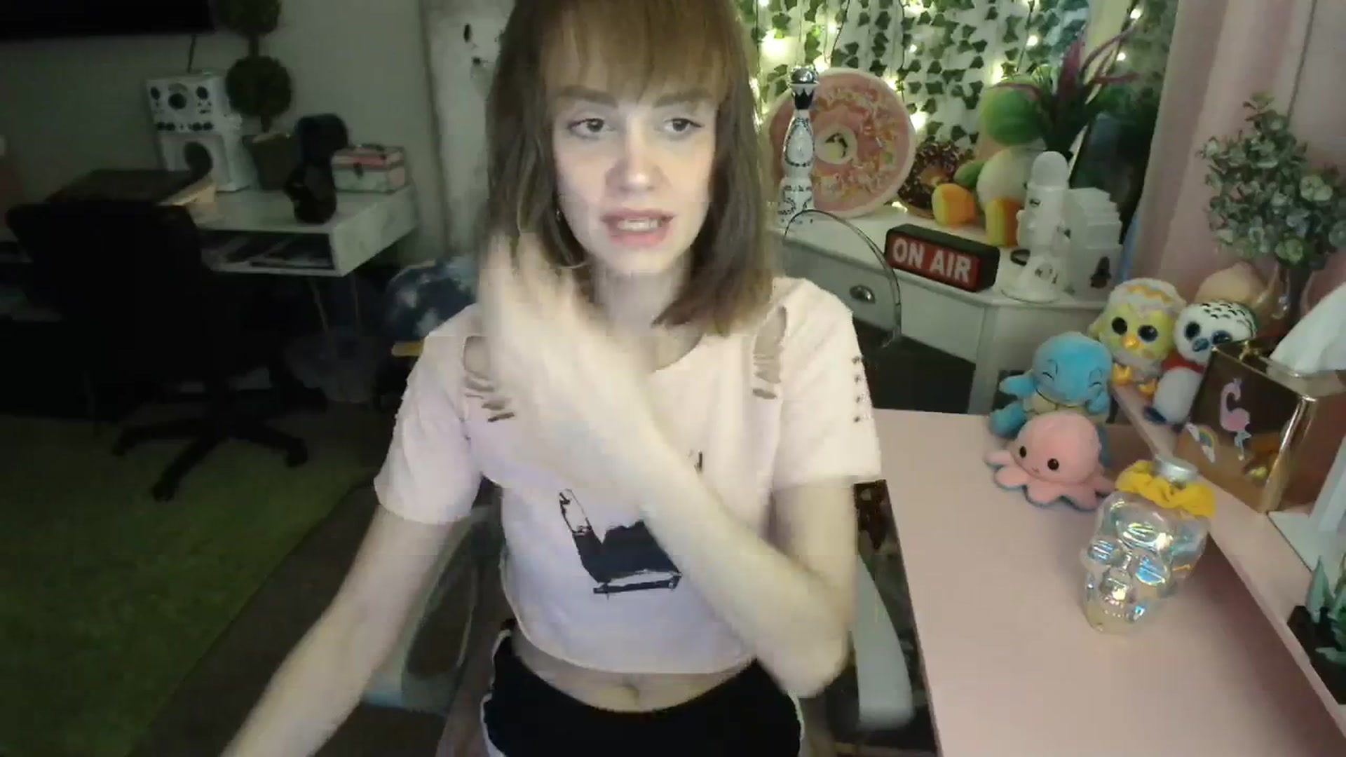 Gallery image thumbnail from HeidiKlumsy's myfreecams stream on, 02/23/2024, 22:04 image 2 of 20