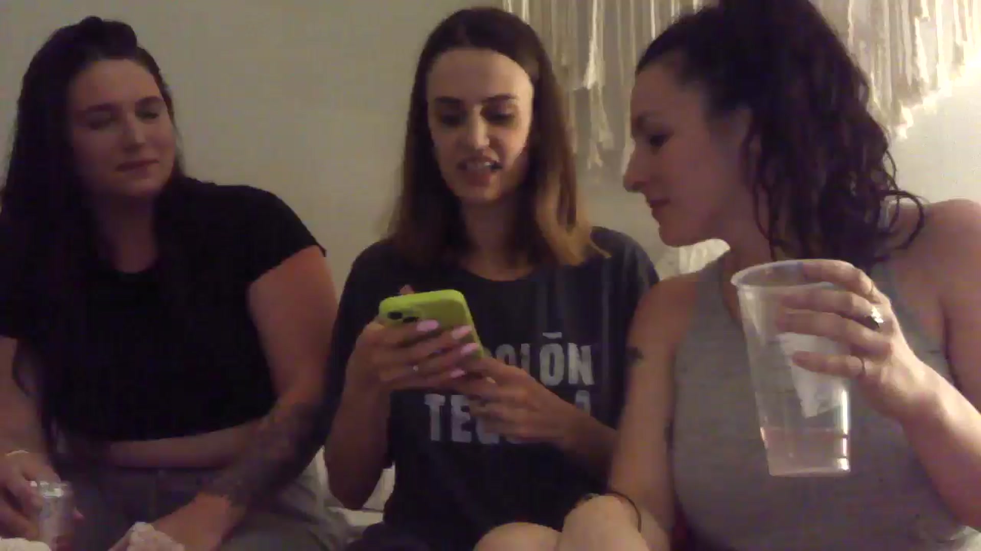 Gallery image thumbnail from HeidiKlumsy's myfreecams stream on, 04/19/2024, 06:13 image 8 of 20