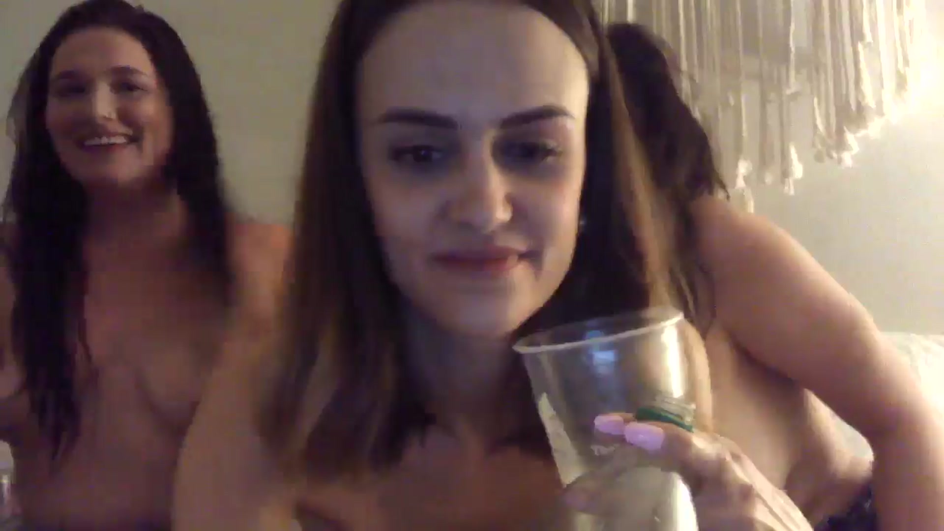 Gallery image thumbnail from HeidiKlumsy's myfreecams stream on, 04/19/2024, 06:13 image 18 of 20