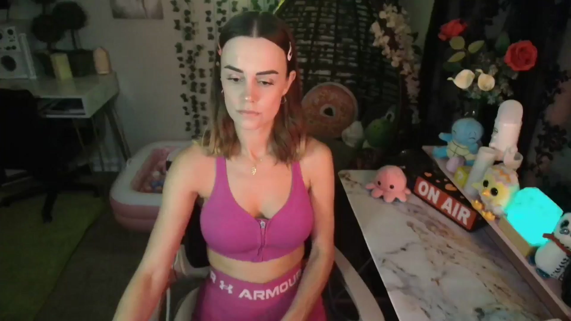 Gallery image thumbnail from HeidiKlumsy's myfreecams stream on, 05/16/2024, 04:34 image 2 of 20